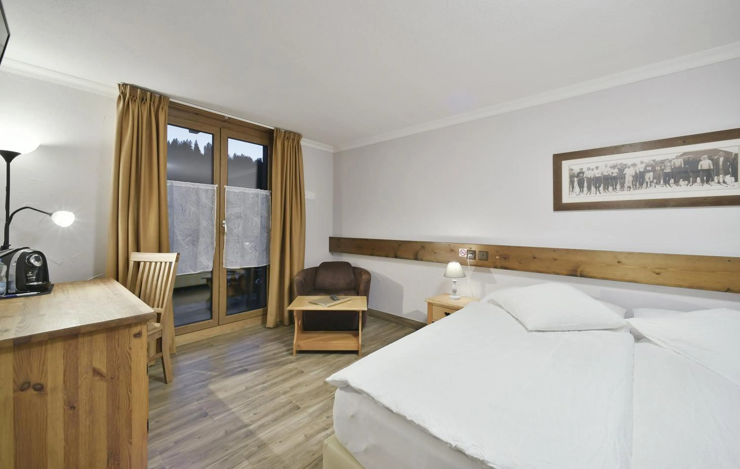 Bed in Hôtel Le Chamois