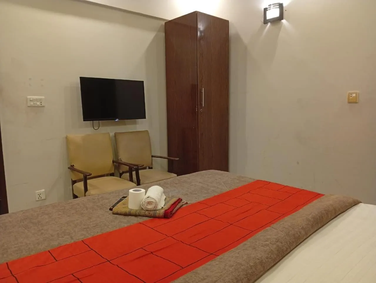 Bed in GOHO Rooms Badar