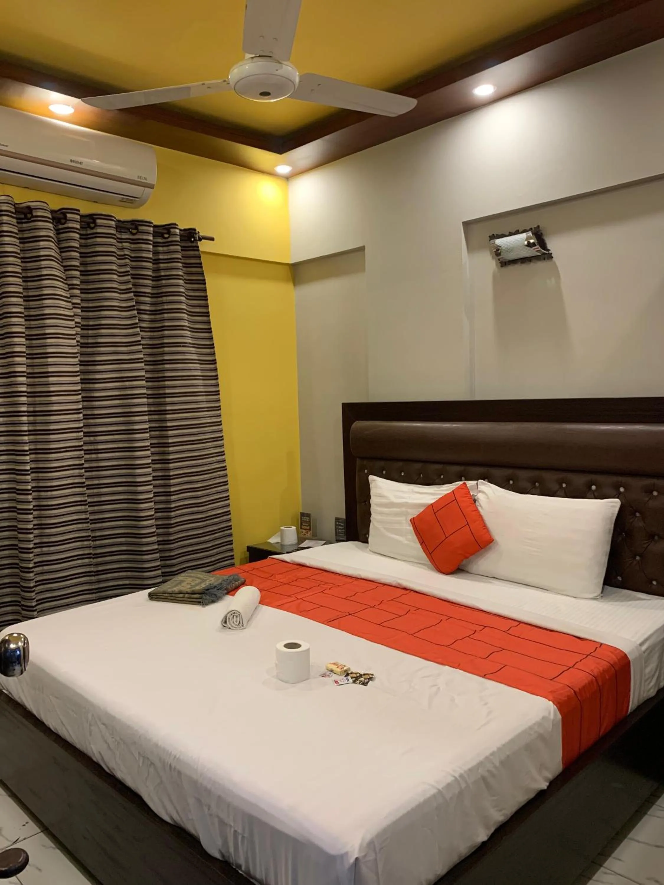 Bed in GOHO Rooms Badar