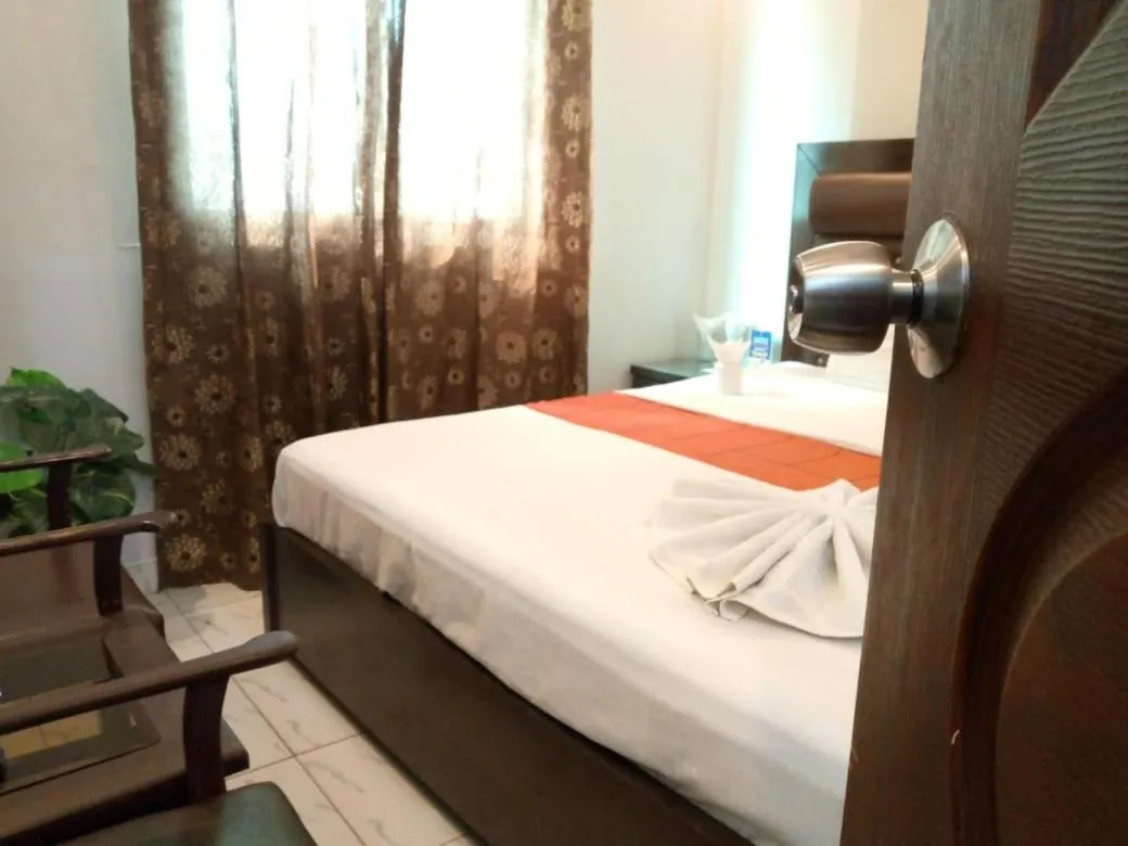 Bed in GOHO Rooms Badar