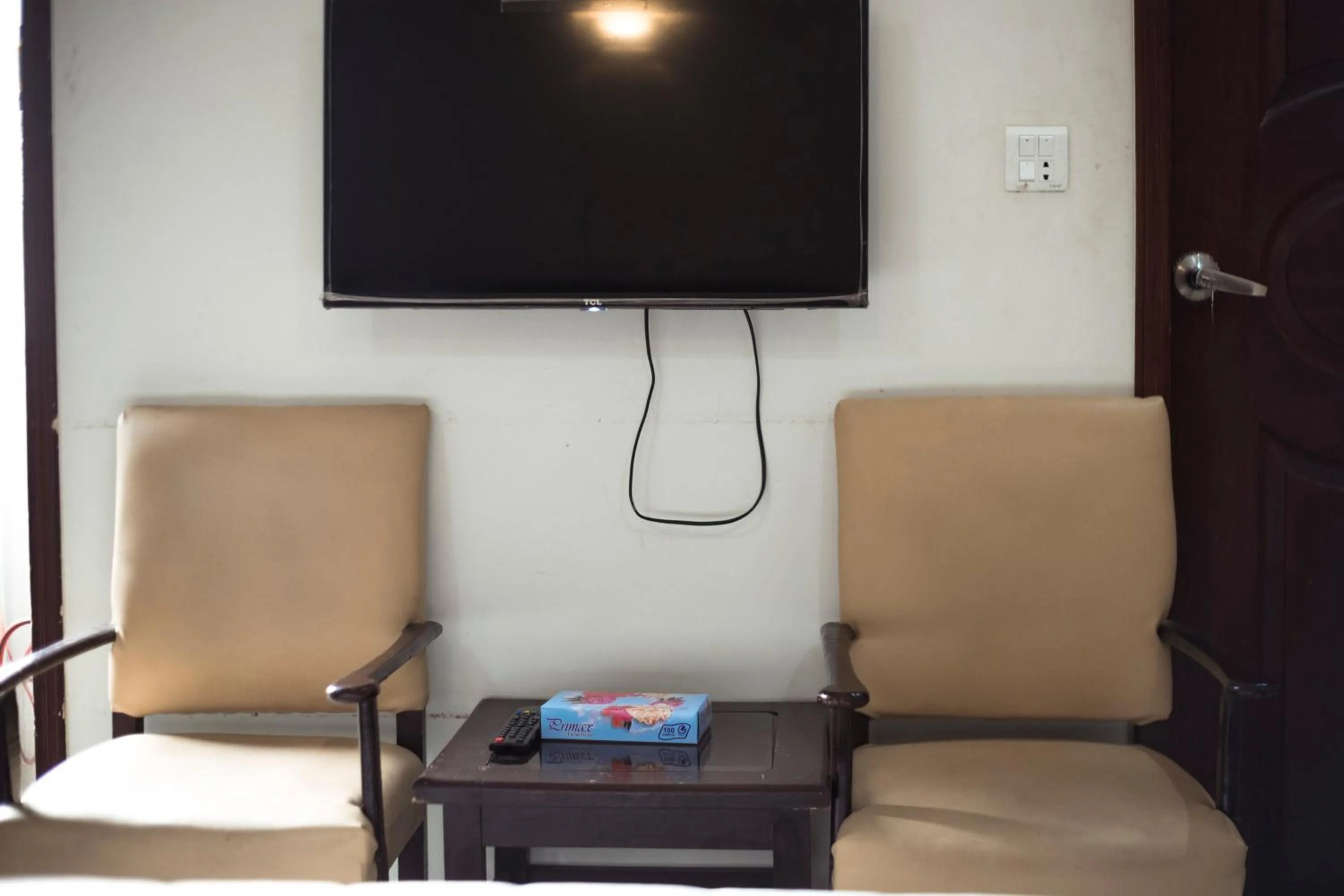 TV and multimedia in GOHO Rooms Badar