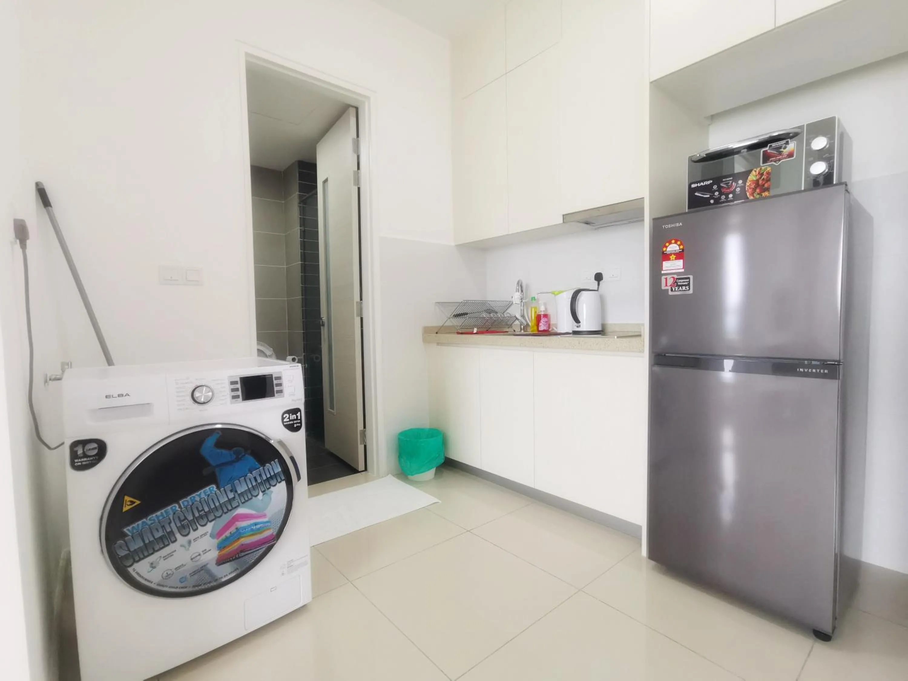 Kitchen or kitchenette in The M@Macrolink by Home Owner