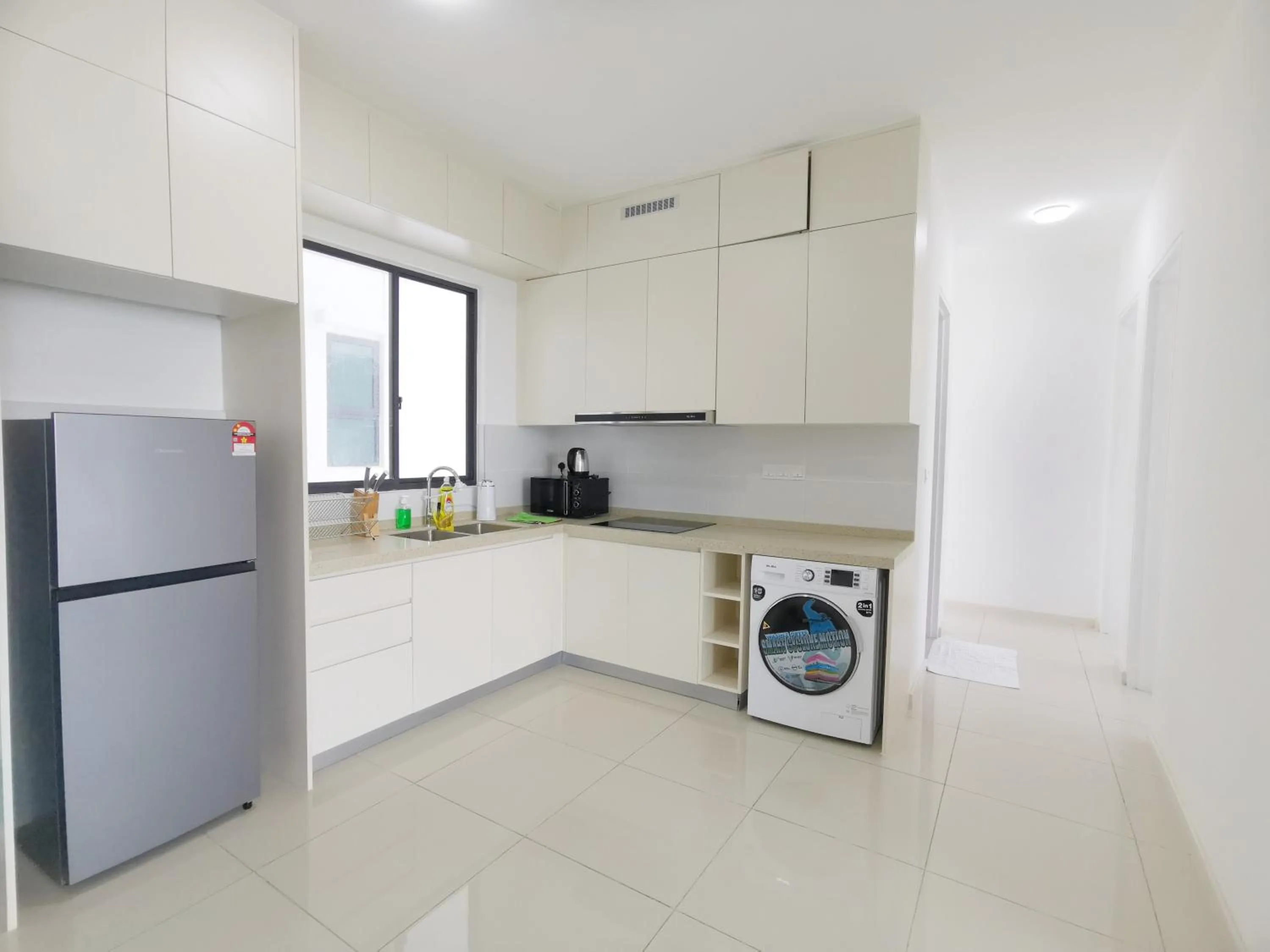 Kitchen or kitchenette in The M@Macrolink by Home Owner