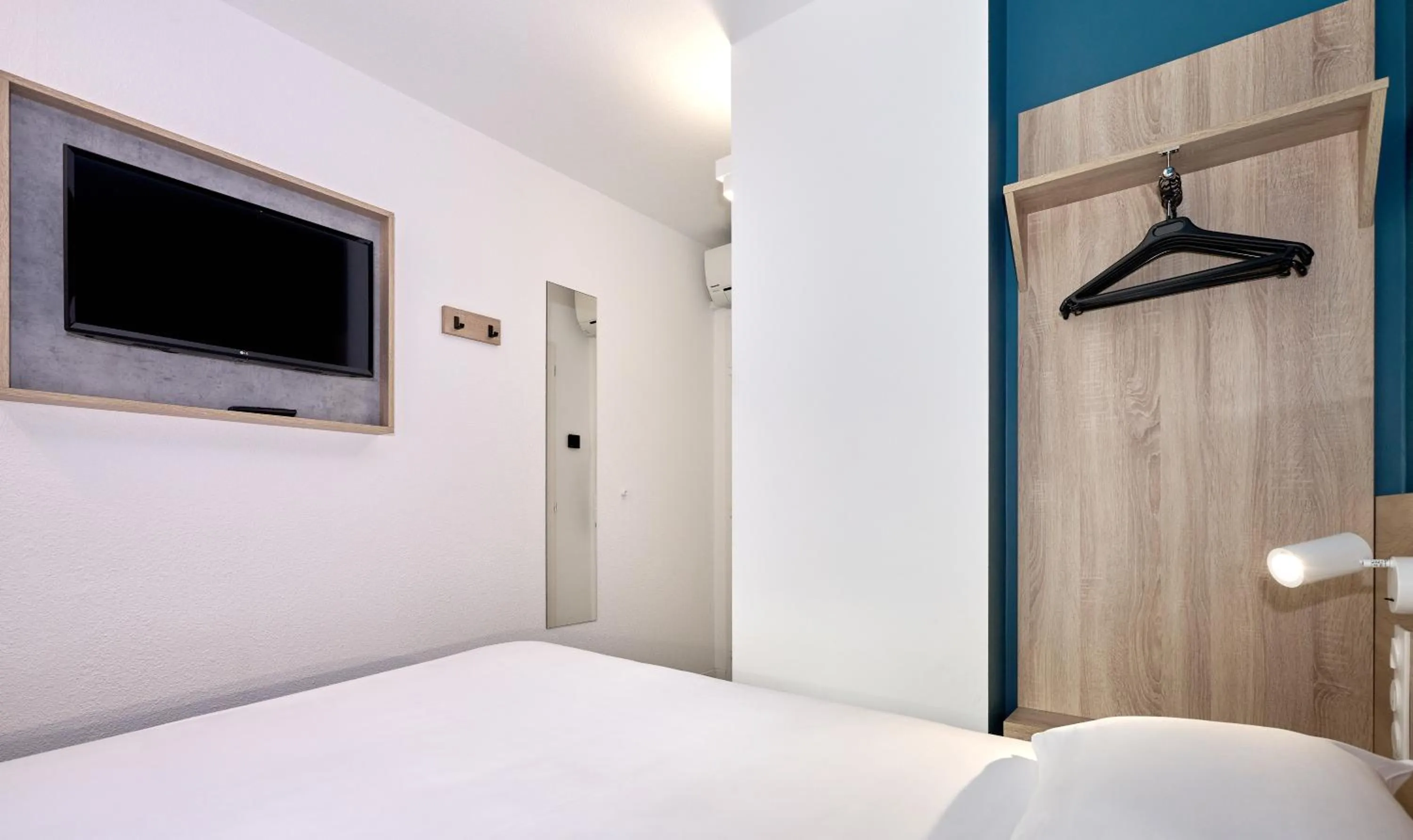 TV and multimedia, Bed in Kyriad ECO - Nevers Nord Varennes Vauzelles