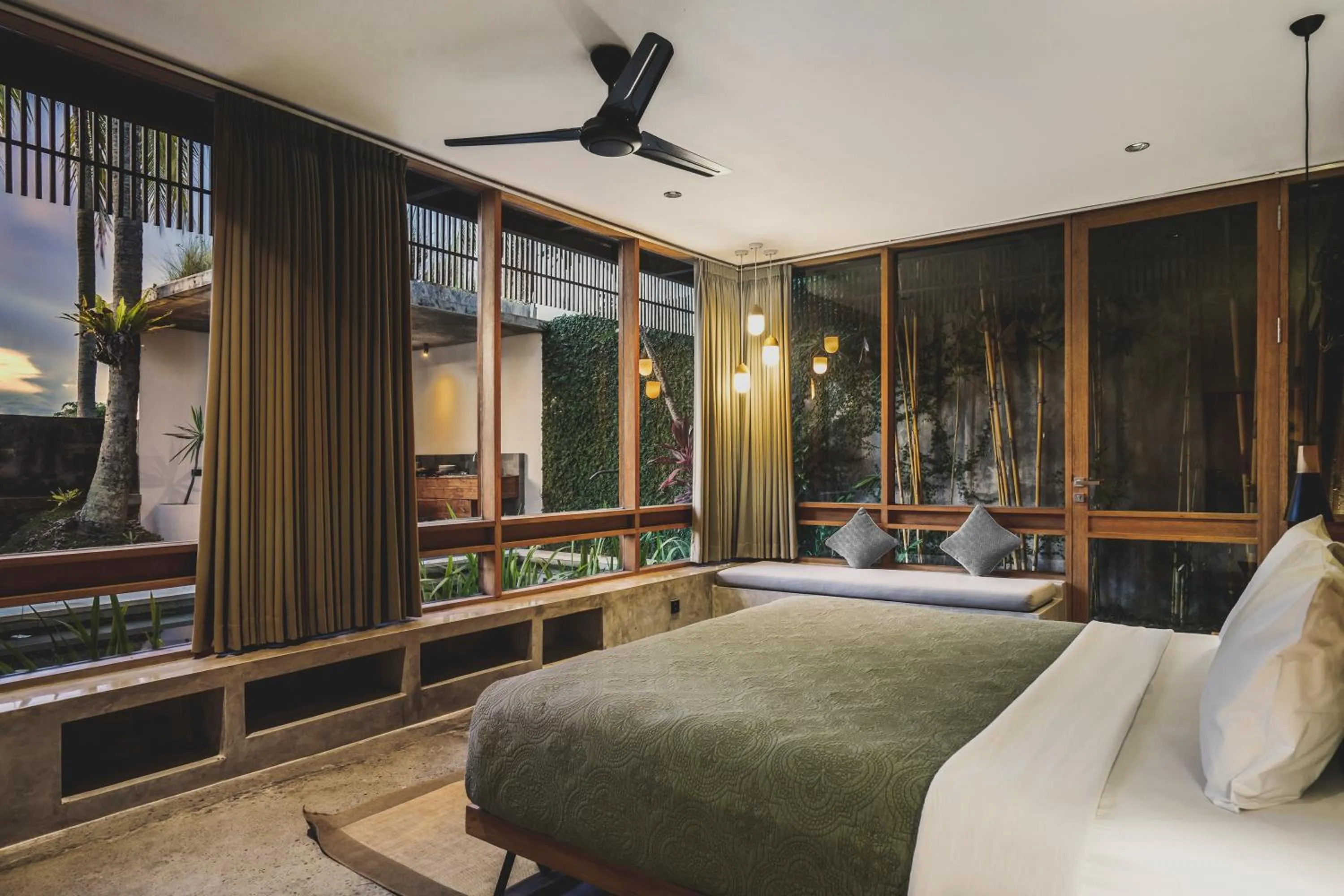 Bedroom, Bed in The Saren