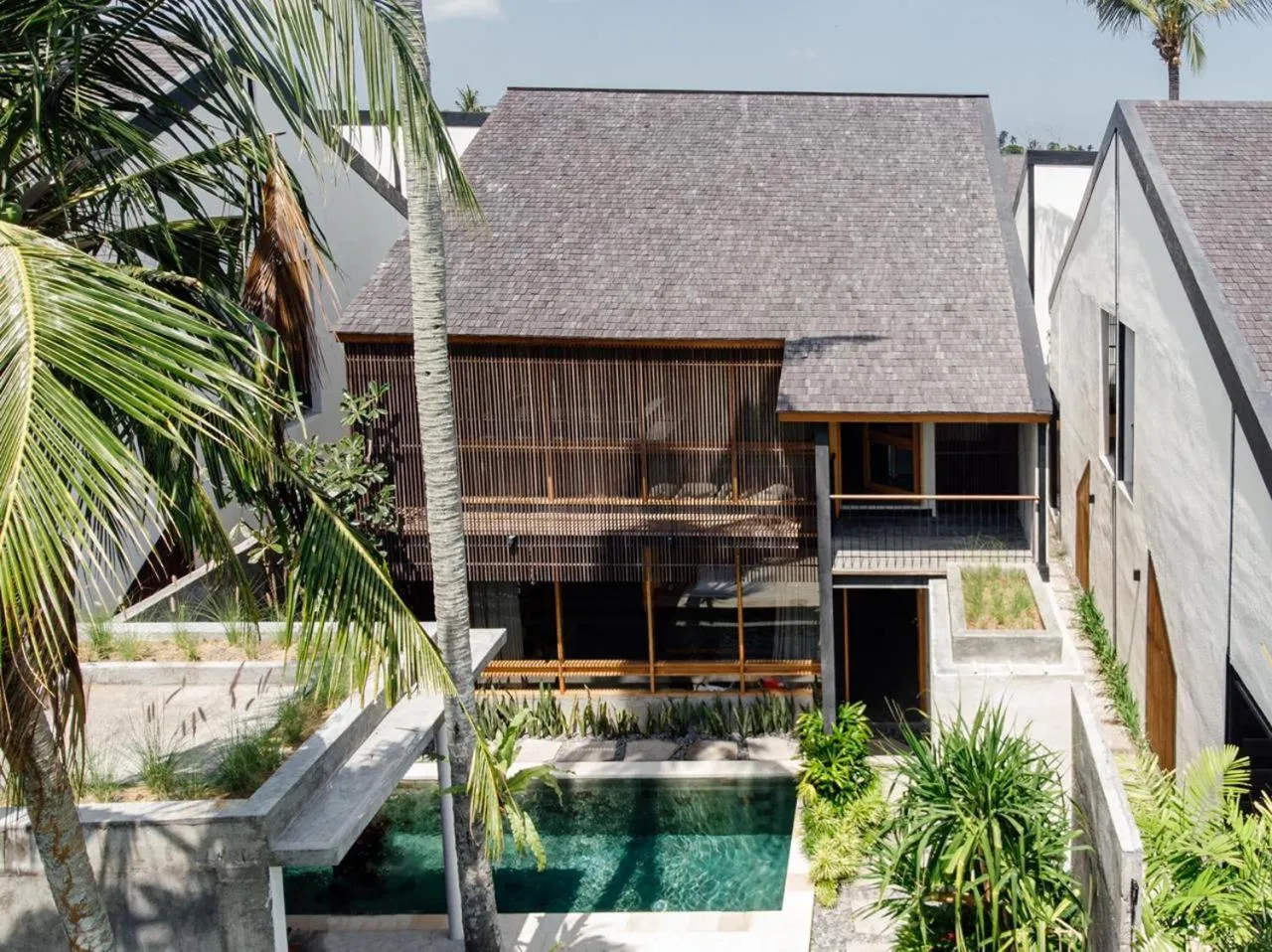 Swimming pool in The Saren