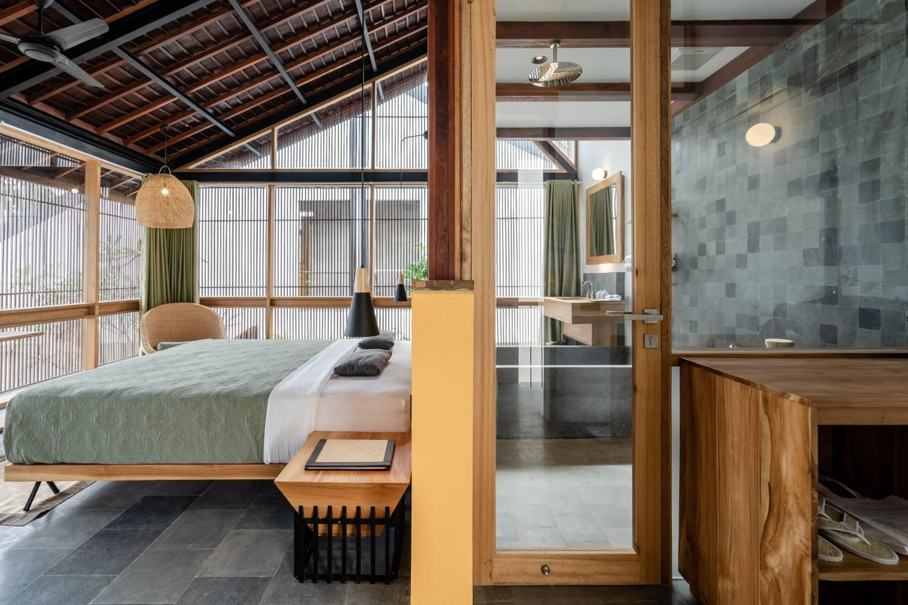 Bedroom, Bed in The Saren