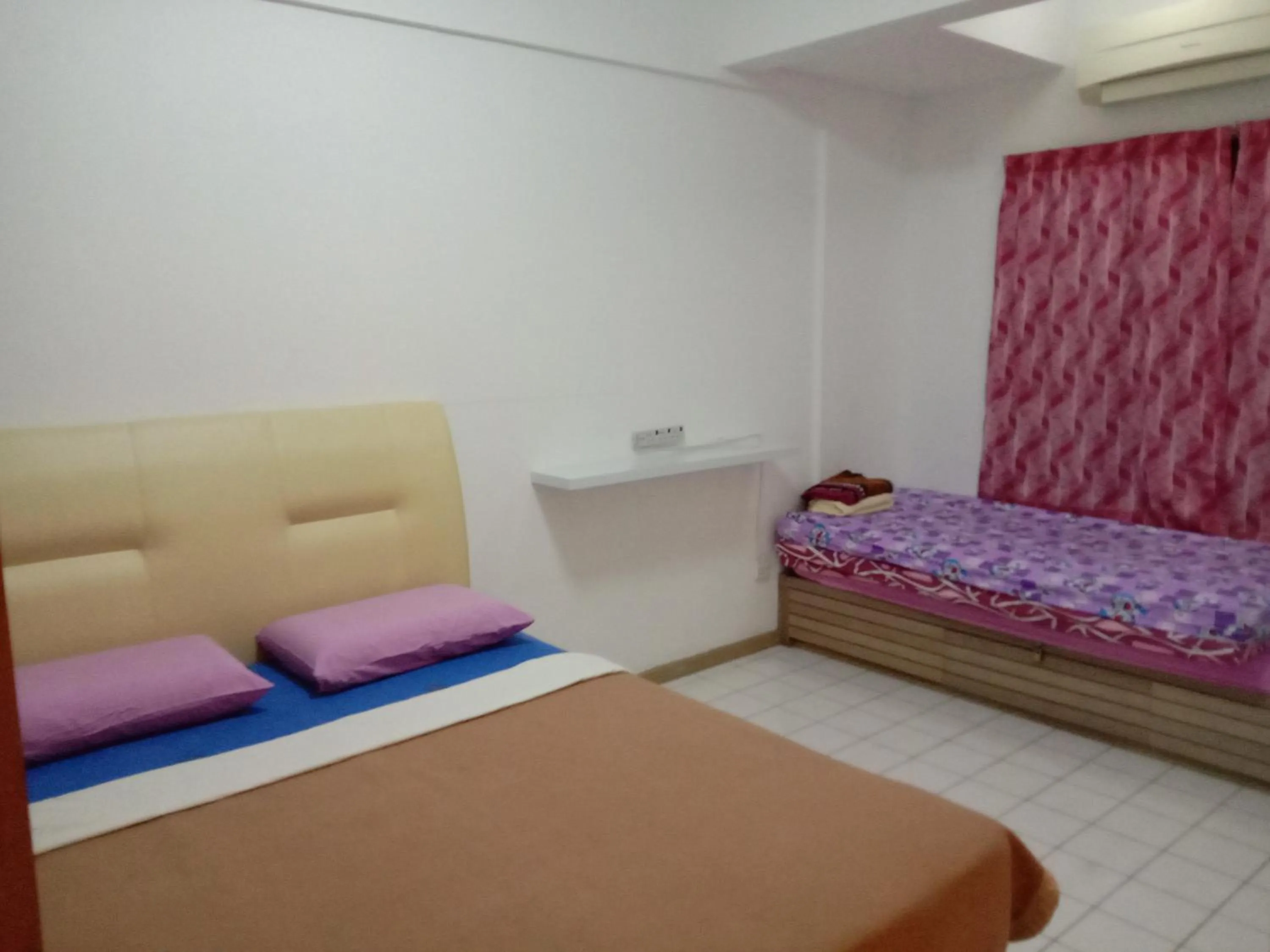 Paradise Lagoon apartment