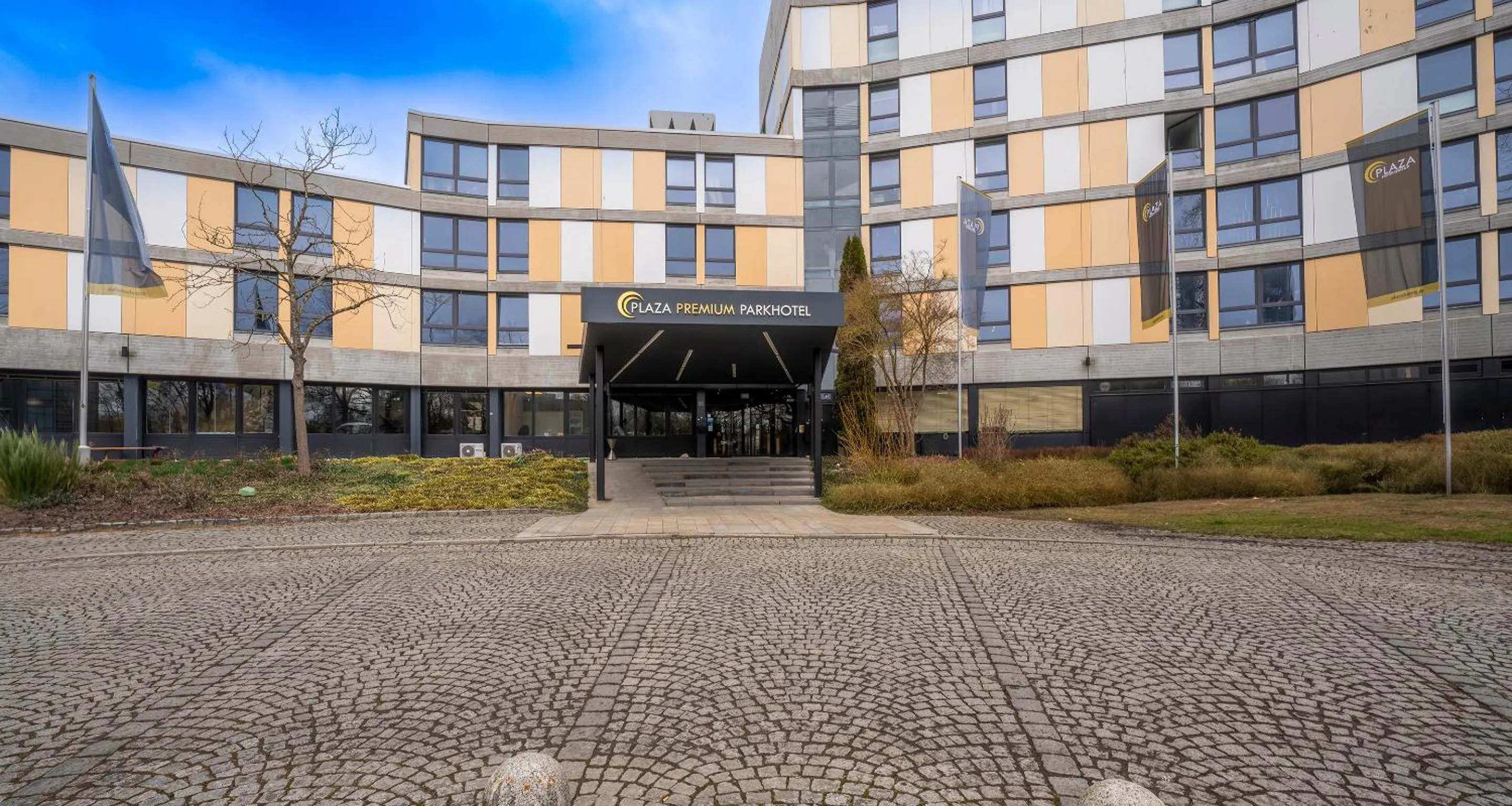 Property building in PLAZA Premium Parkhotel Neu-Ulm