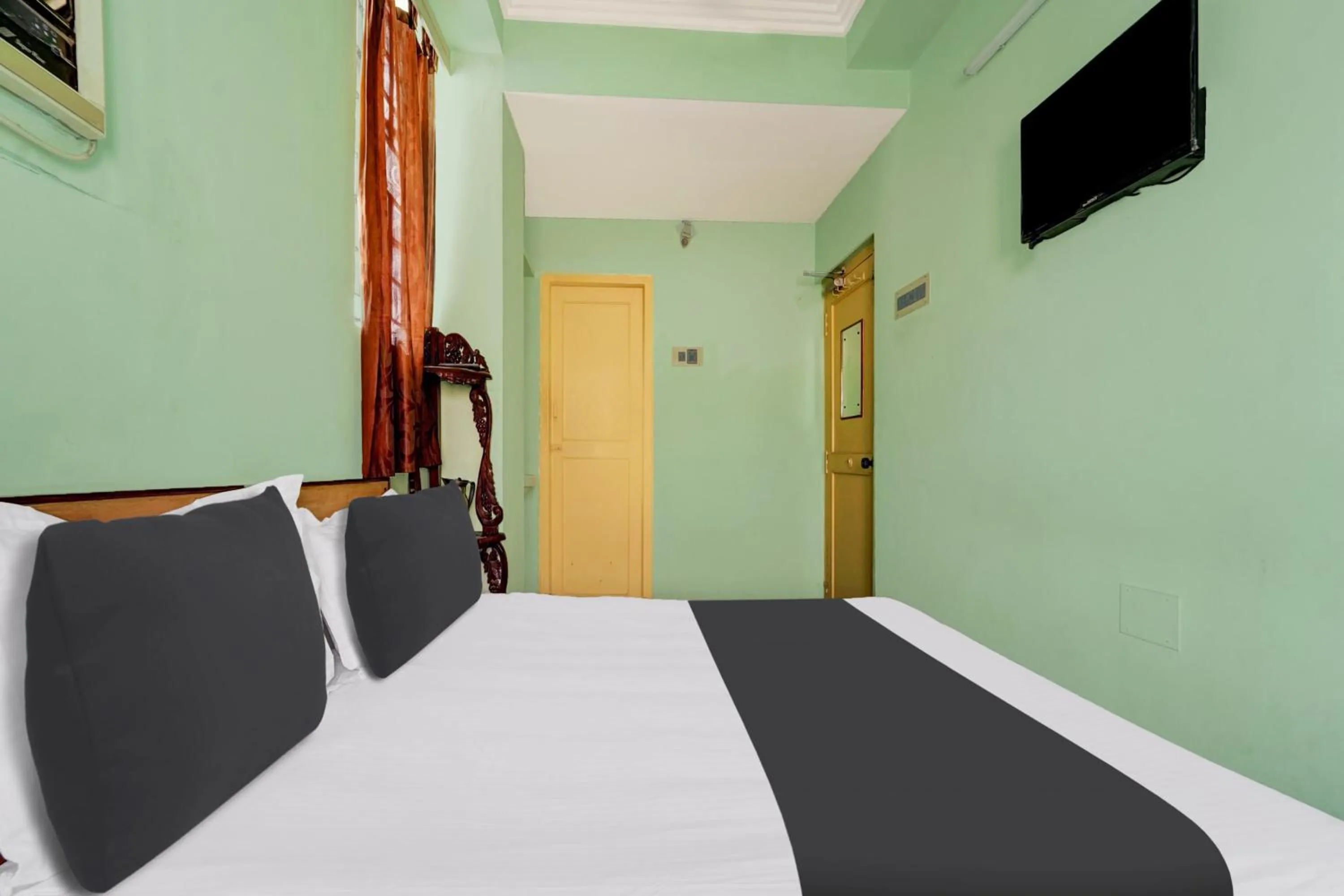 Bedroom, Bed in Hotel O Rainbow Stays