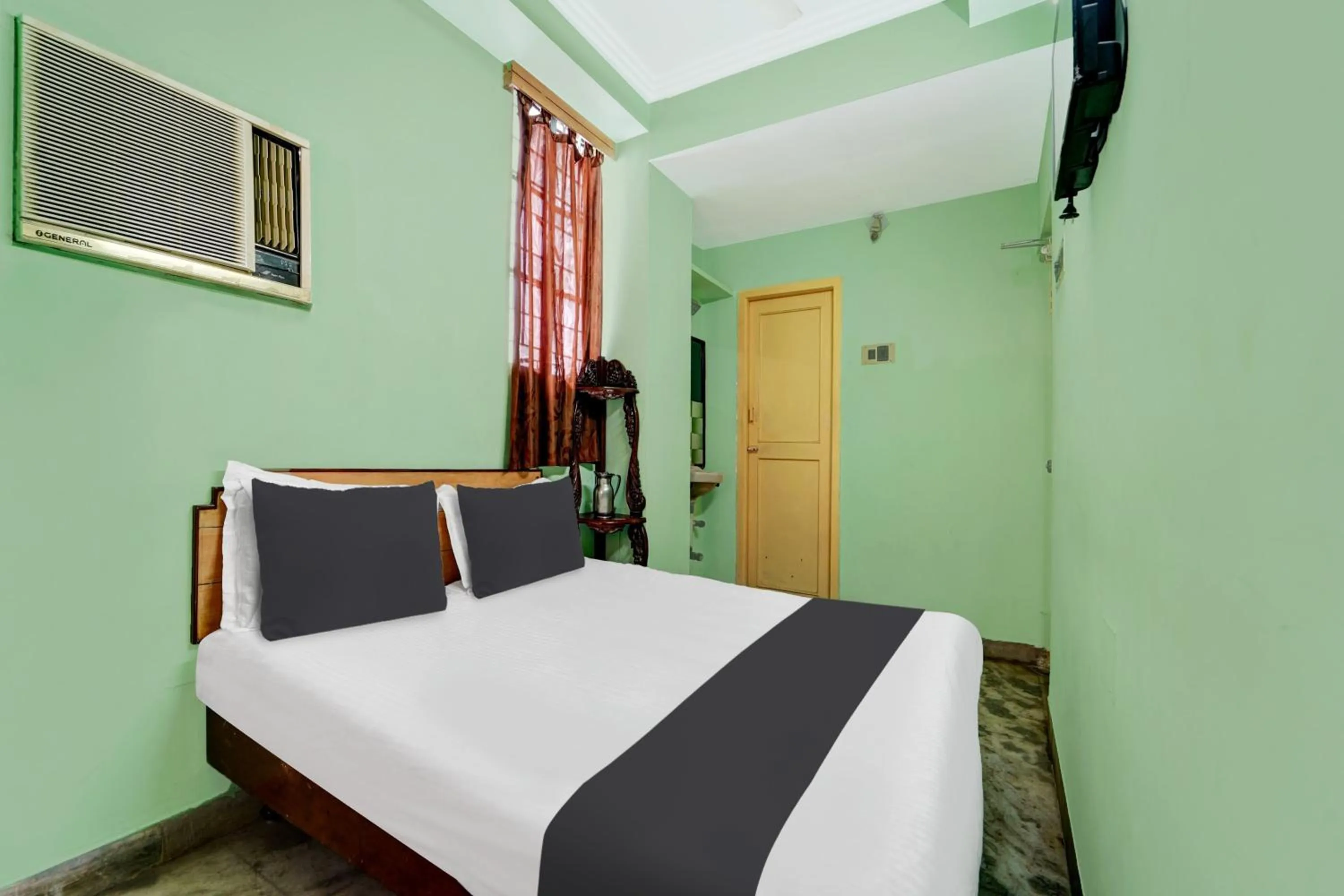 Standard Double Room - single occupancy in Hotel O Rainbow Stays