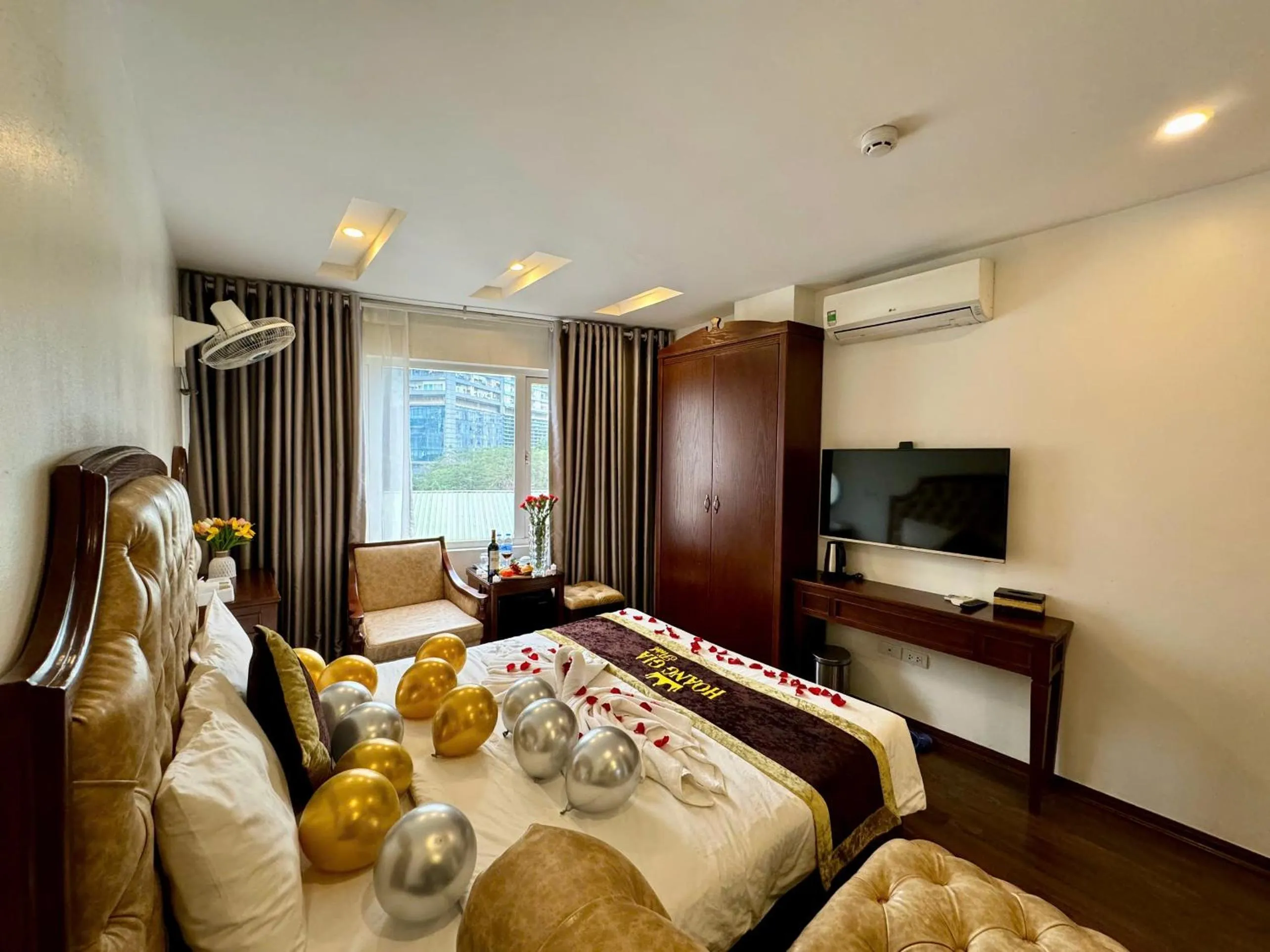 Photo of the whole room, Bed in Hoàng Gia Hotel Nhân Hòa