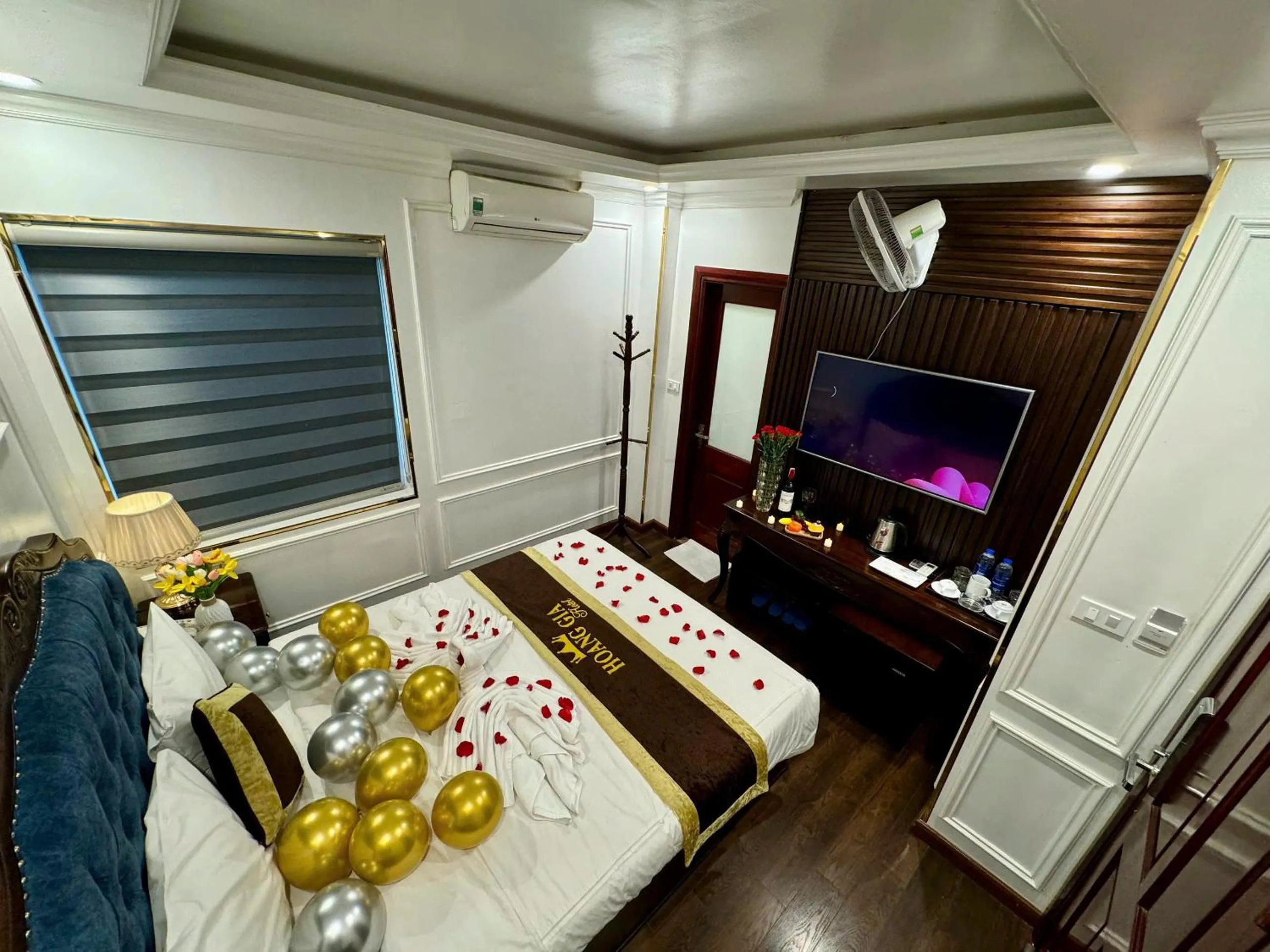 Bed in Hoàng Gia Hotel Nhân Hòa