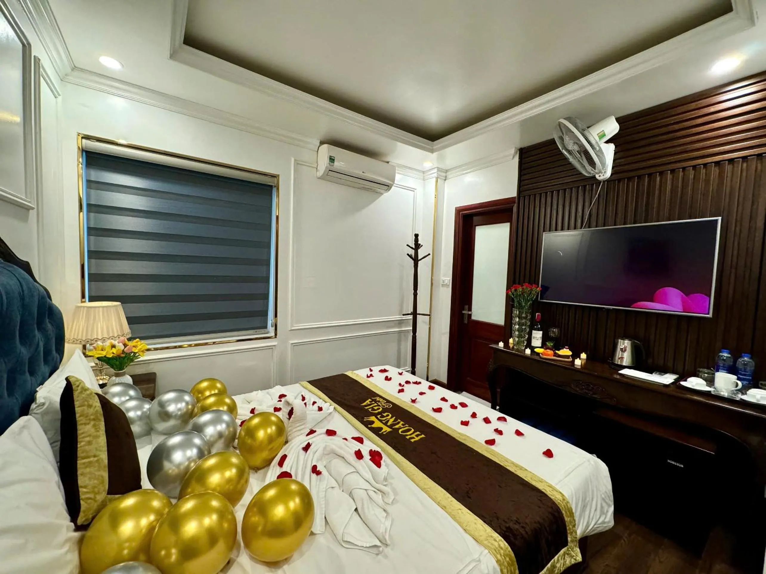 Bed in Hoàng Gia Hotel Nhân Hòa