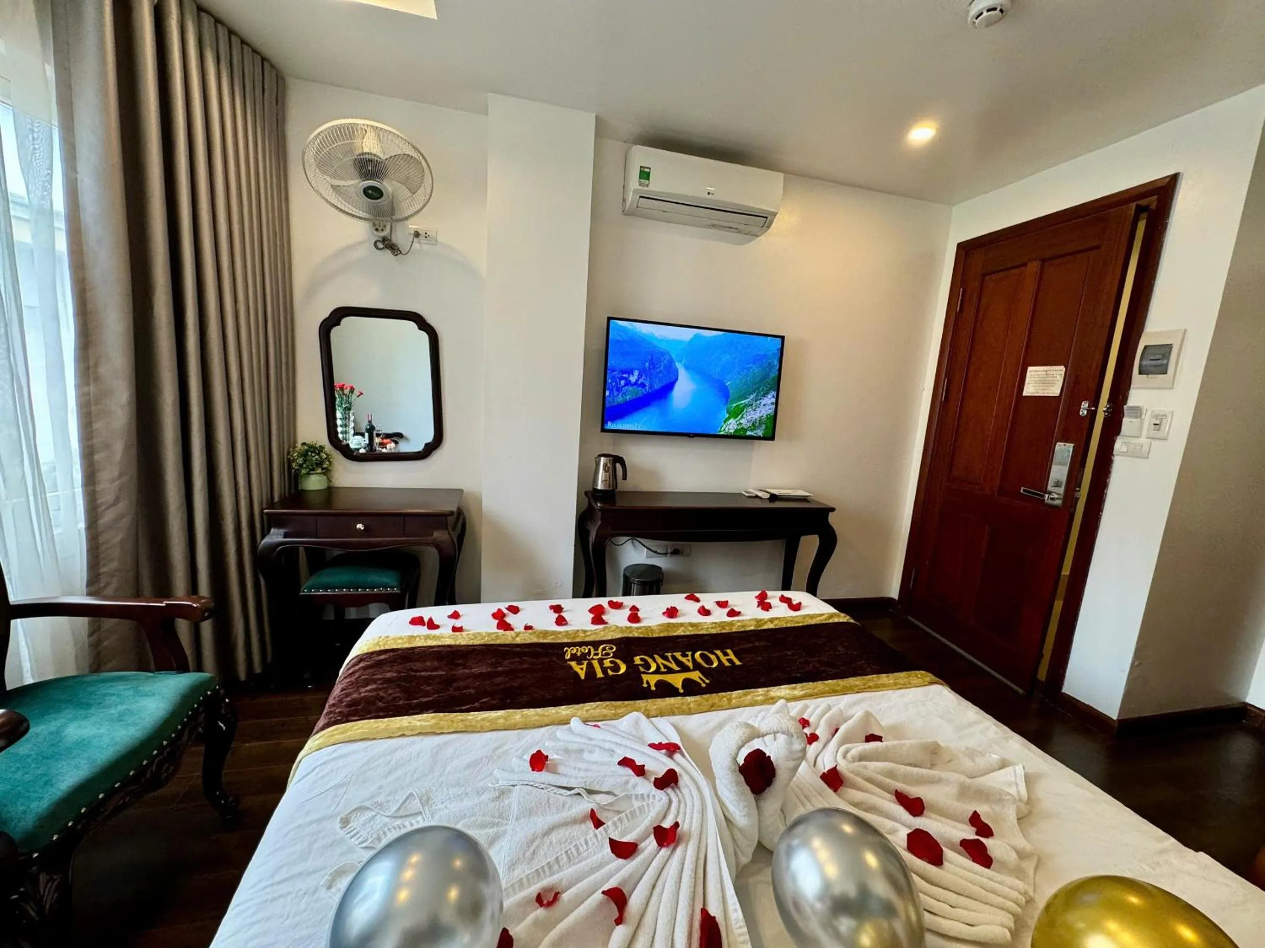 Bed in Hoàng Gia Hotel Nhân Hòa