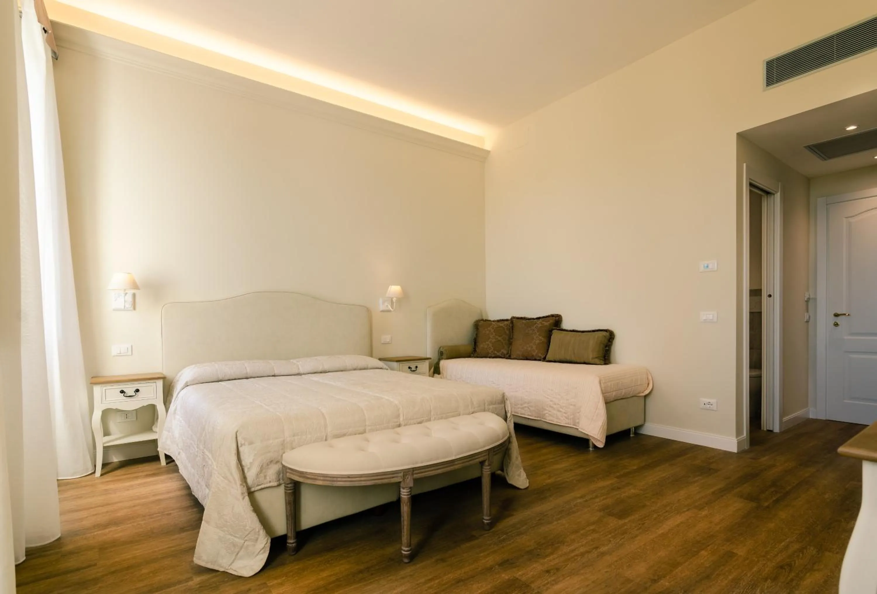 Photo of the whole room, Bed in Il giardino di Pantaneto Residenza D'Epoca