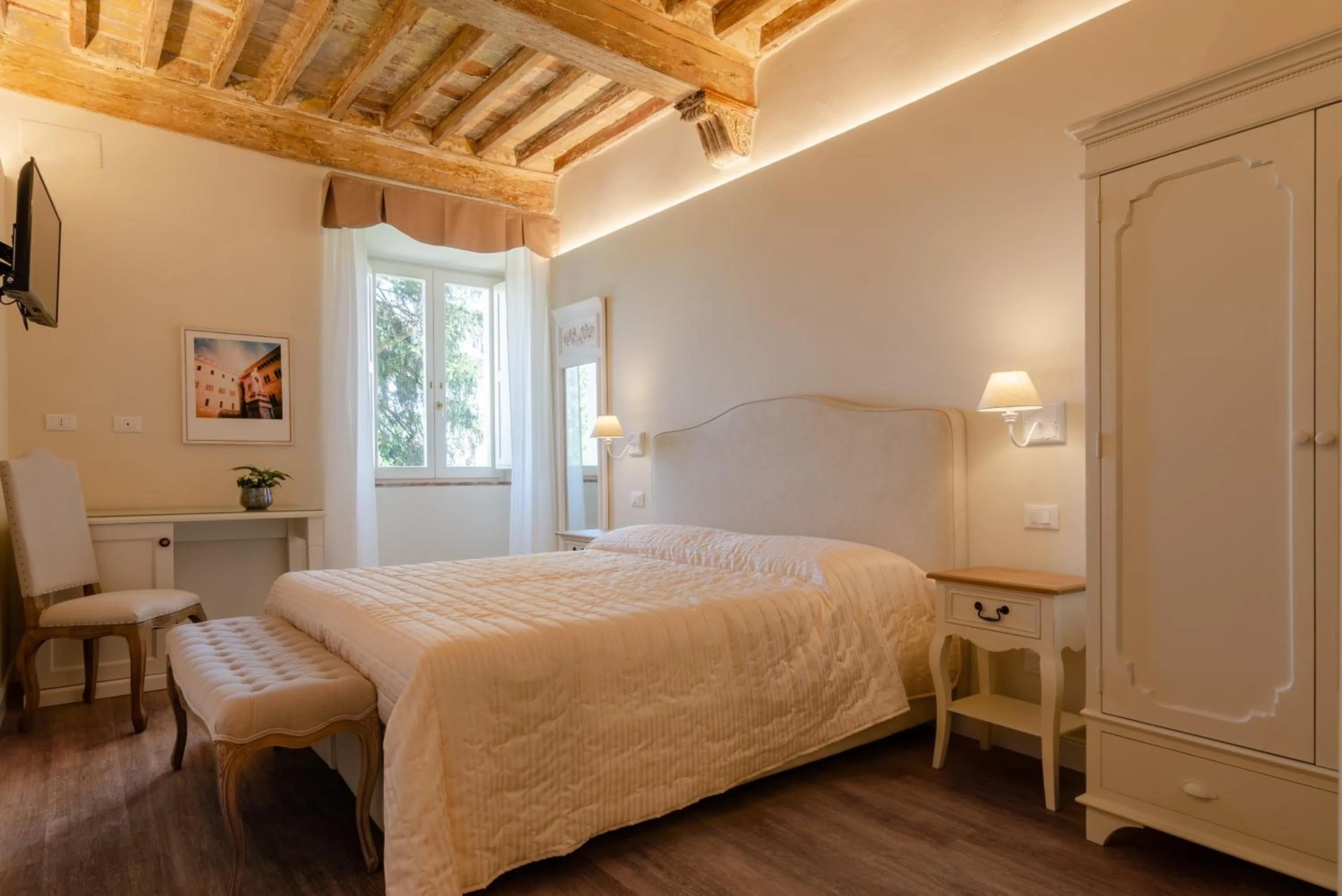 Photo of the whole room, Bed in Il giardino di Pantaneto Residenza D'Epoca