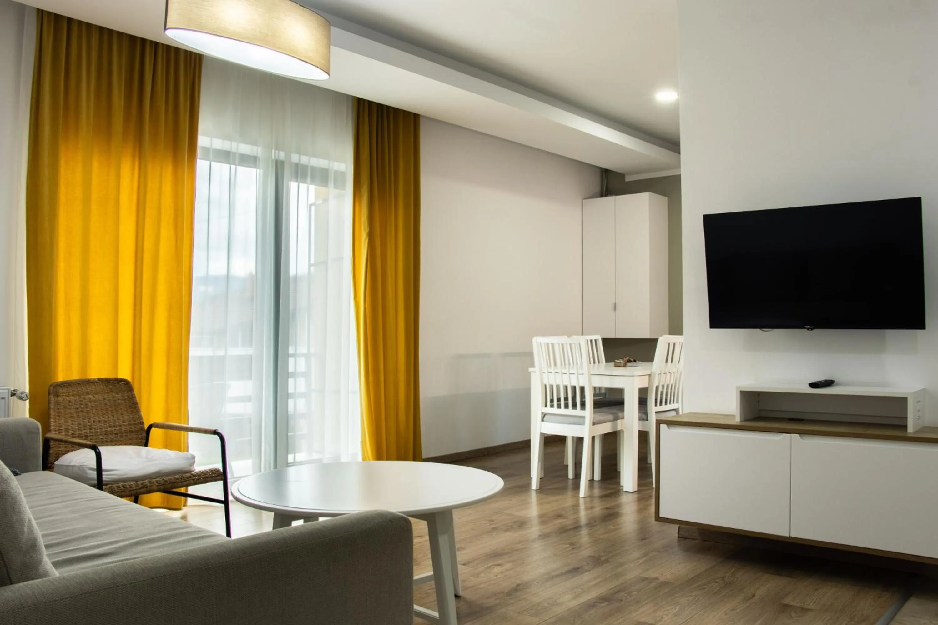 TV and multimedia in Clement Apartments