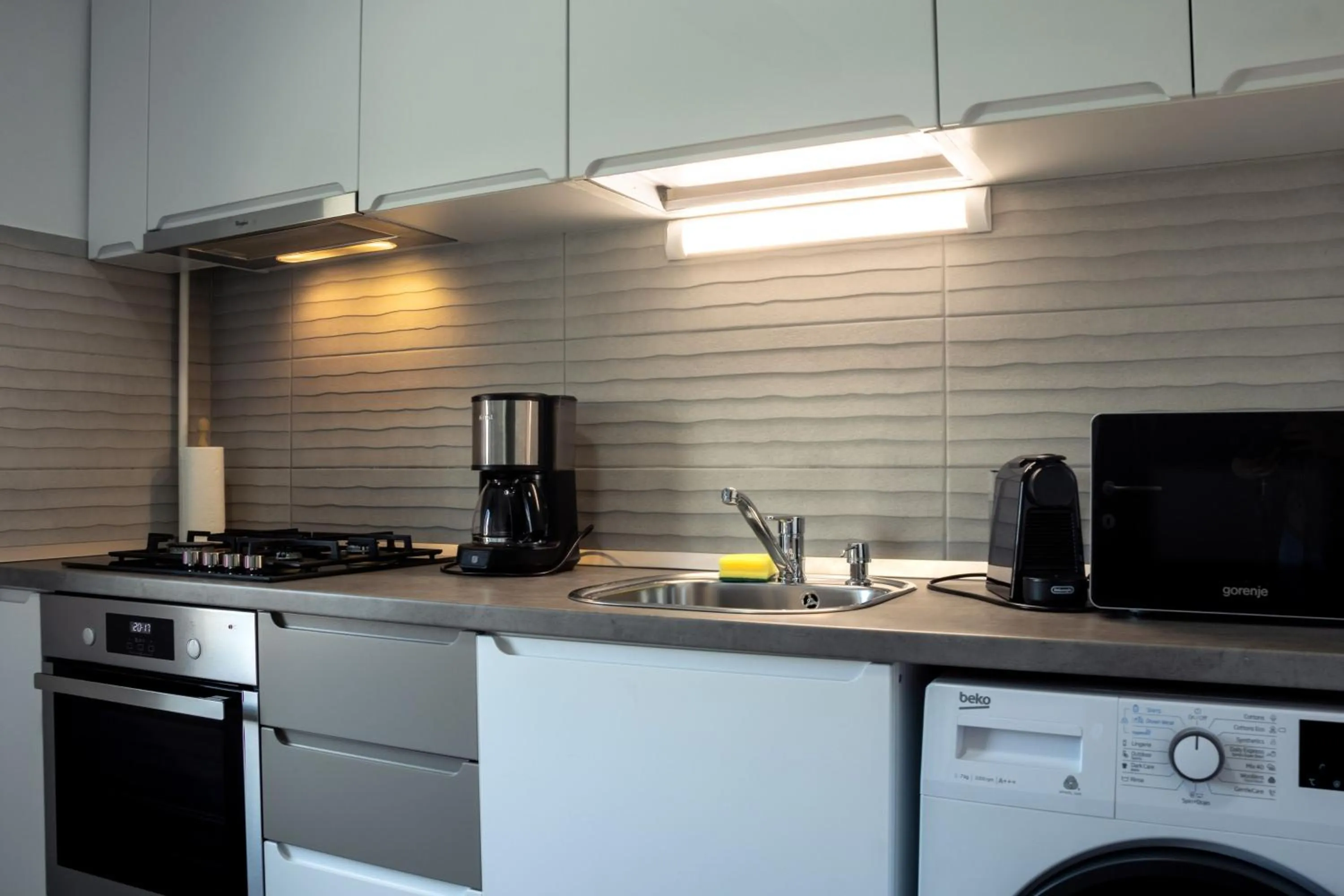 Coffee/tea facilities in Clement Apartments