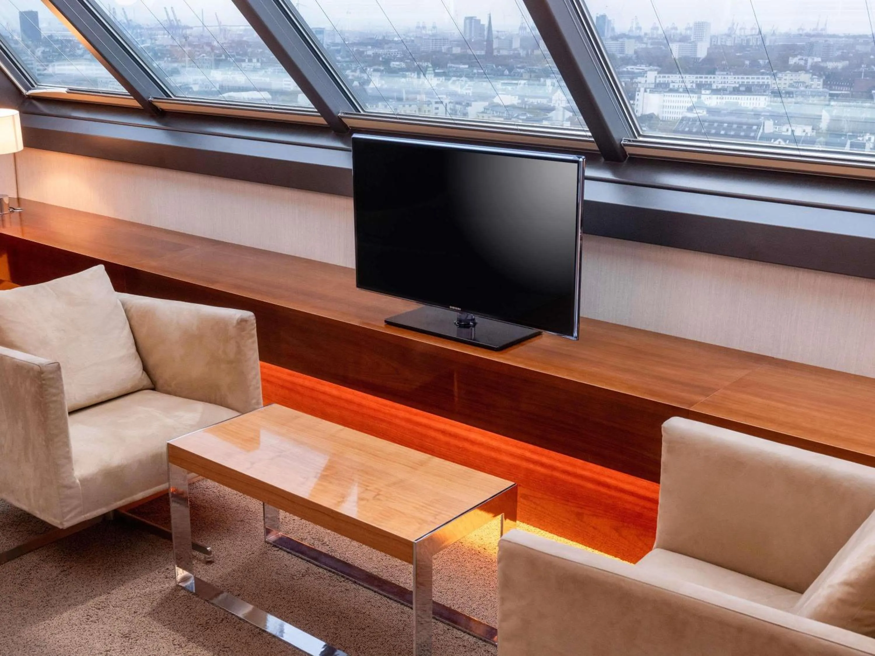 Bedroom in MÖVENPICK Hotel Hamburg City