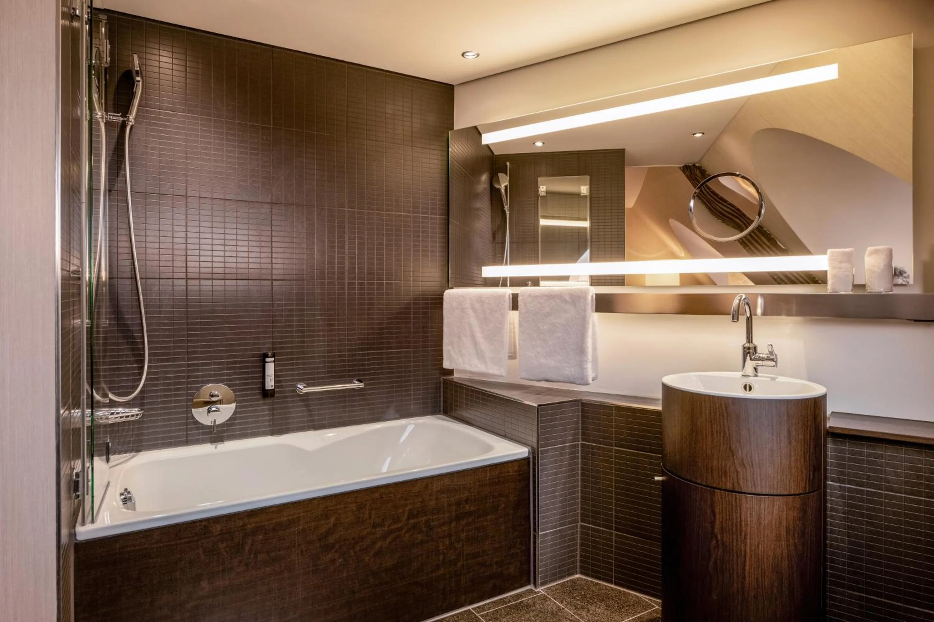 Bathroom in MÖVENPICK Hotel Hamburg City