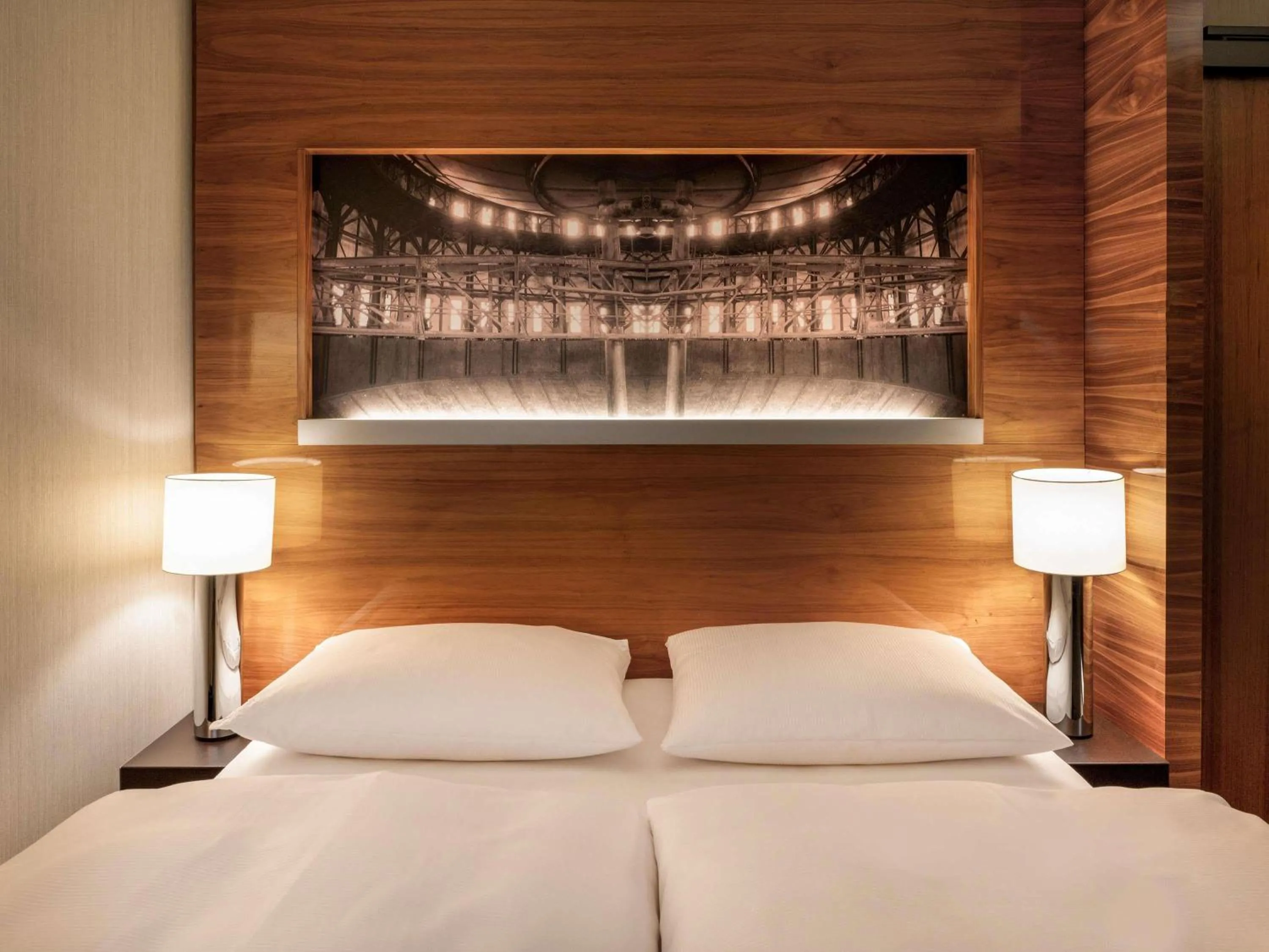 Bedroom, Bed in MÖVENPICK Hotel Hamburg City