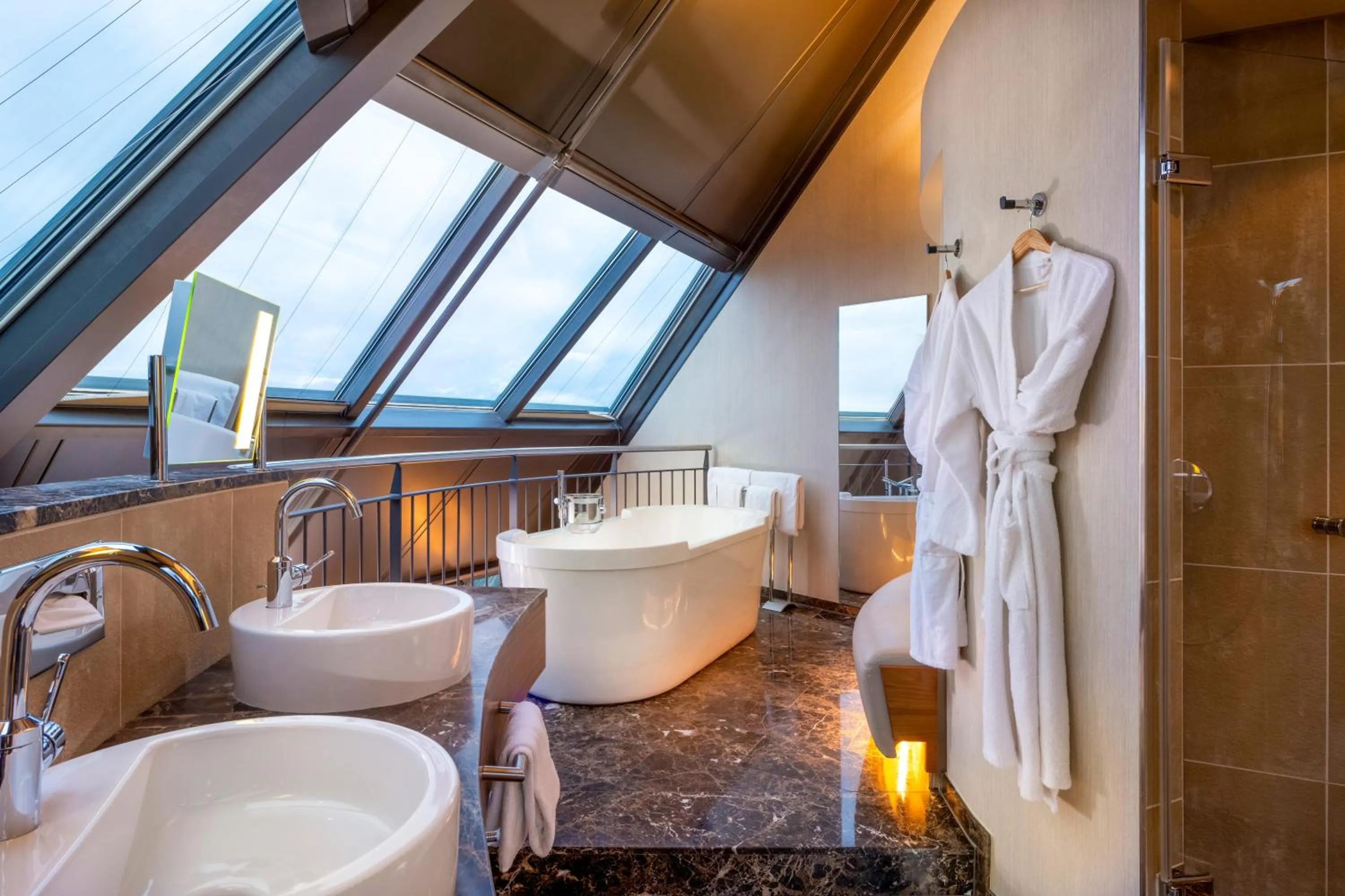 Bathroom in MÖVENPICK Hotel Hamburg City