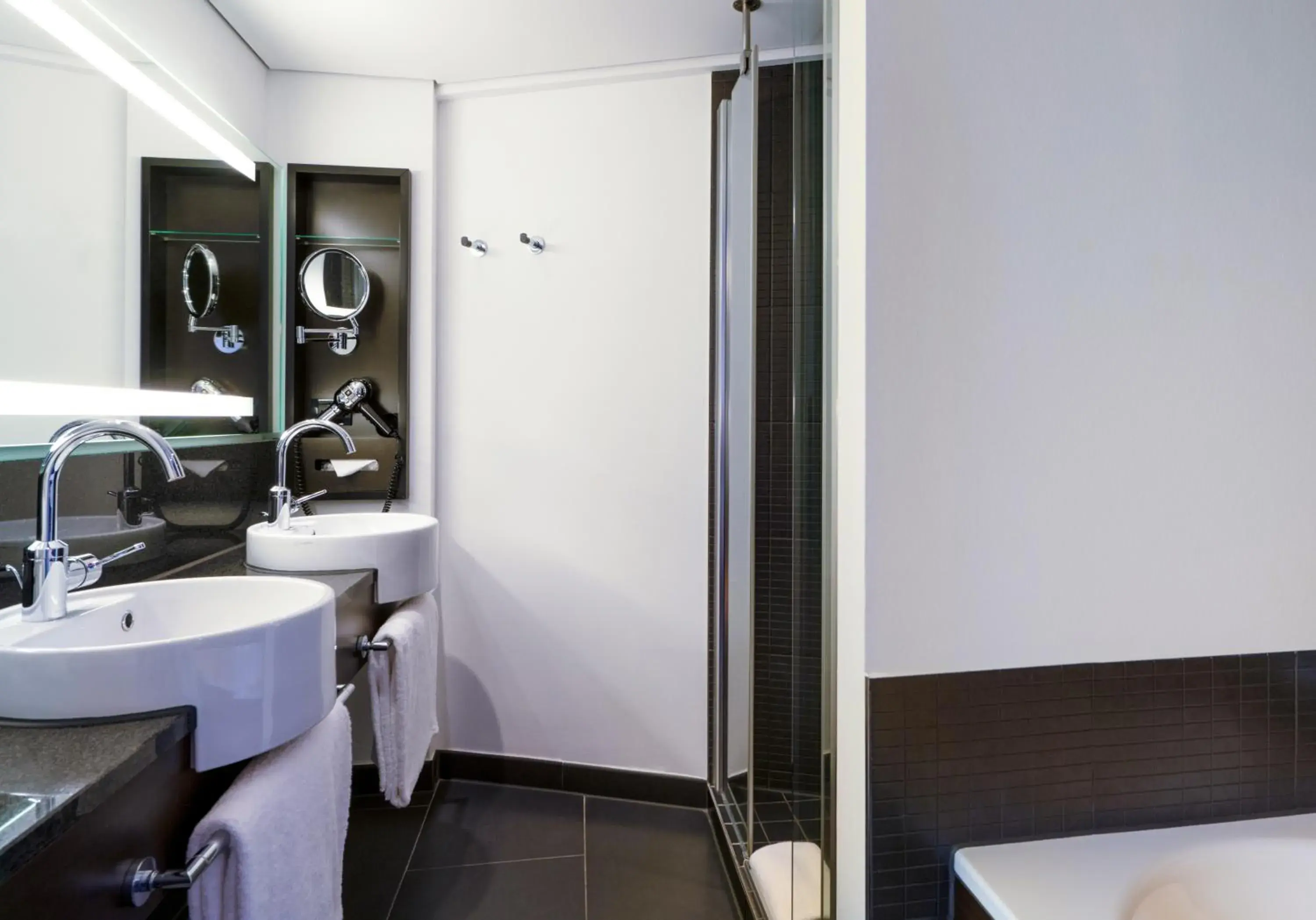 Junior King Suite in Mövenpick Hotel Hamburg Junior King Suite in Mövenpick Hotel Hamburg