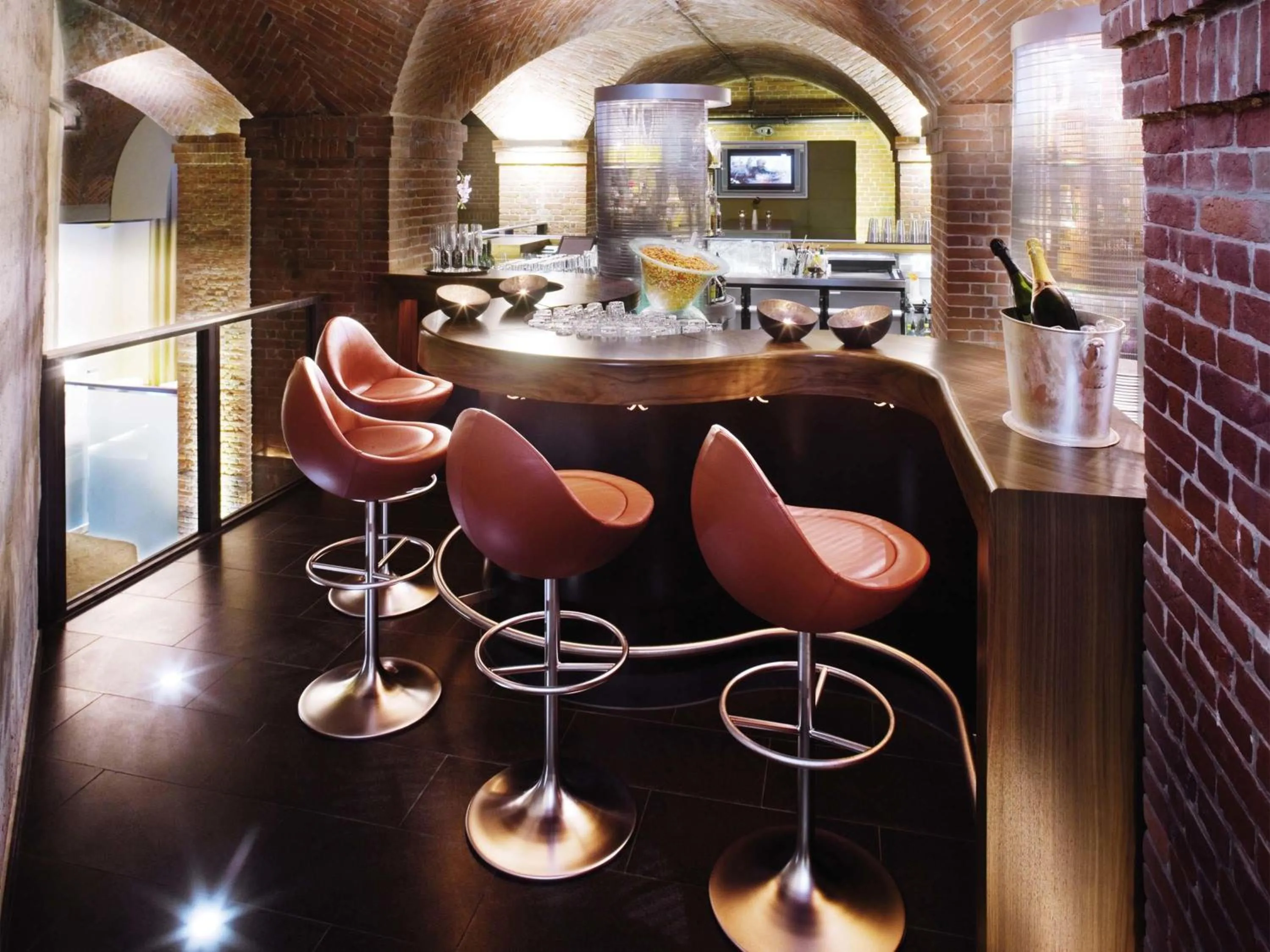 Lounge or bar in MÖVENPICK Hotel Hamburg City