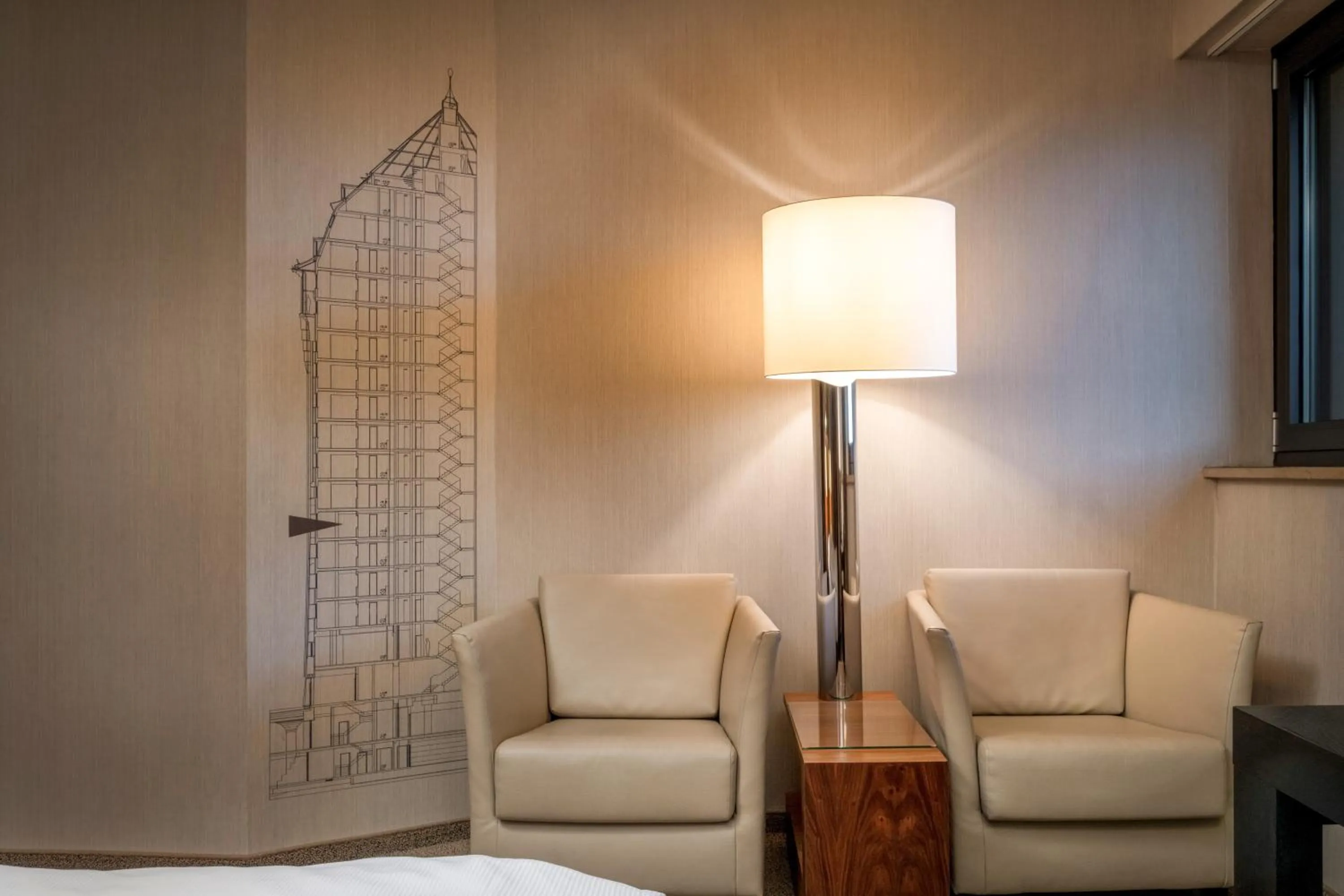 Living room in MÖVENPICK Hotel Hamburg City