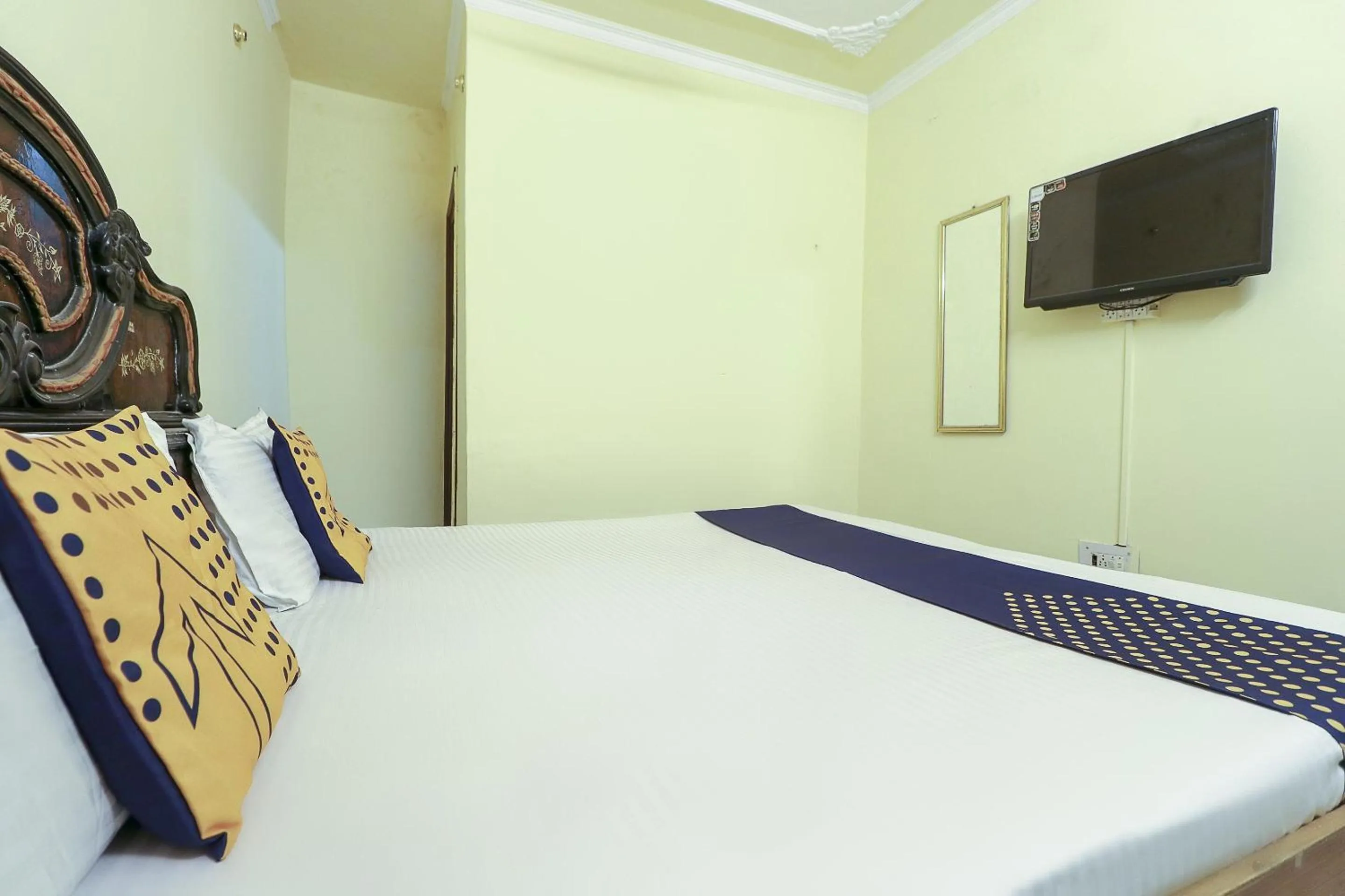 Bathroom, Bed in Hotel Star Inn