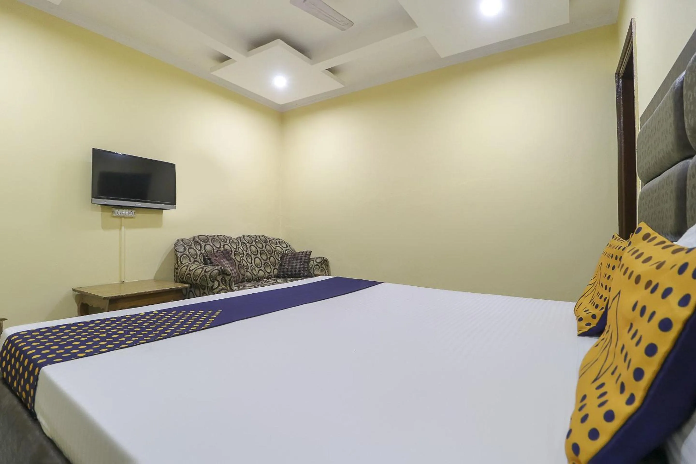 Bedroom in Hotel Star Inn