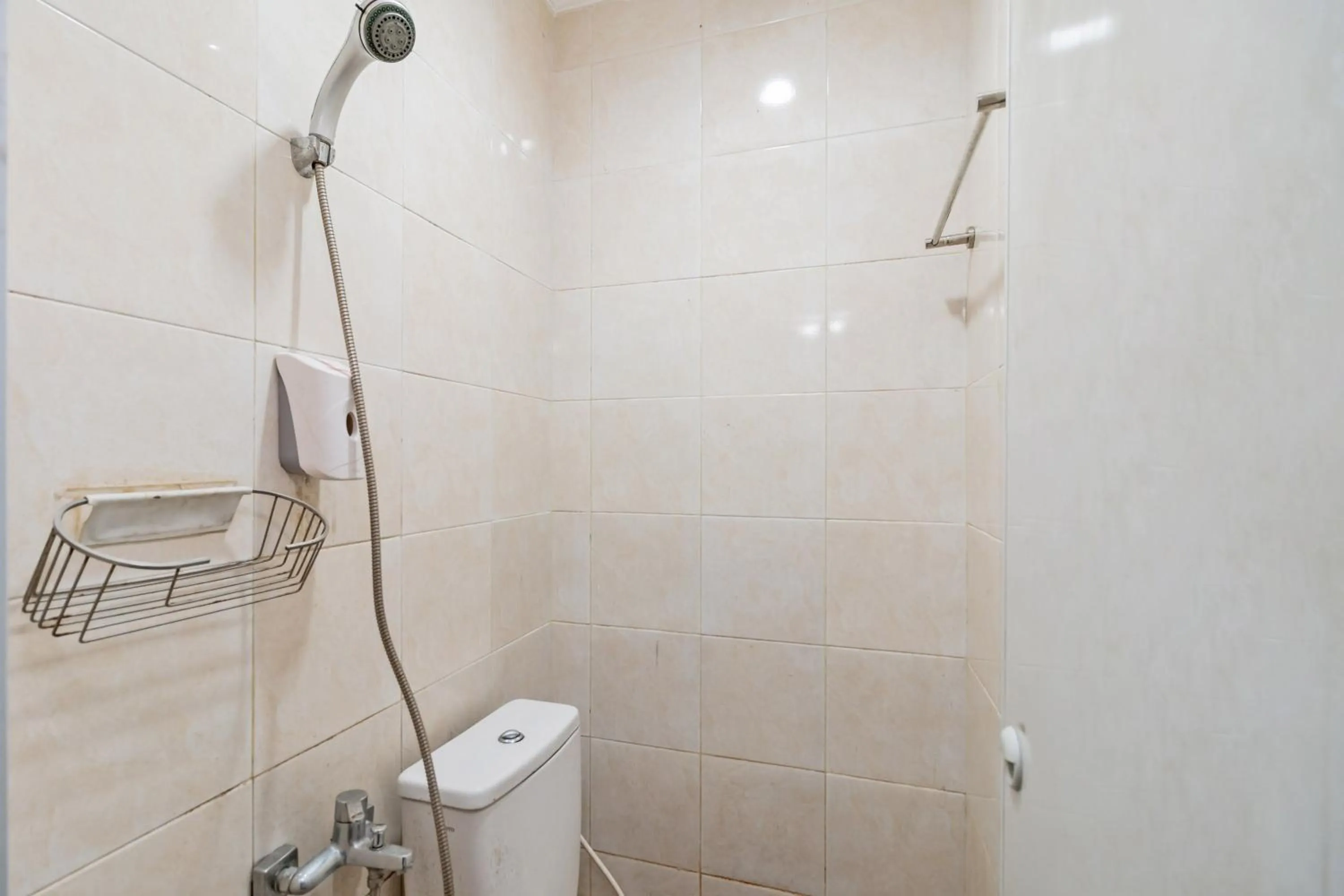 Urbanview Hotel Minongga Pondok Labu by RedDoorz