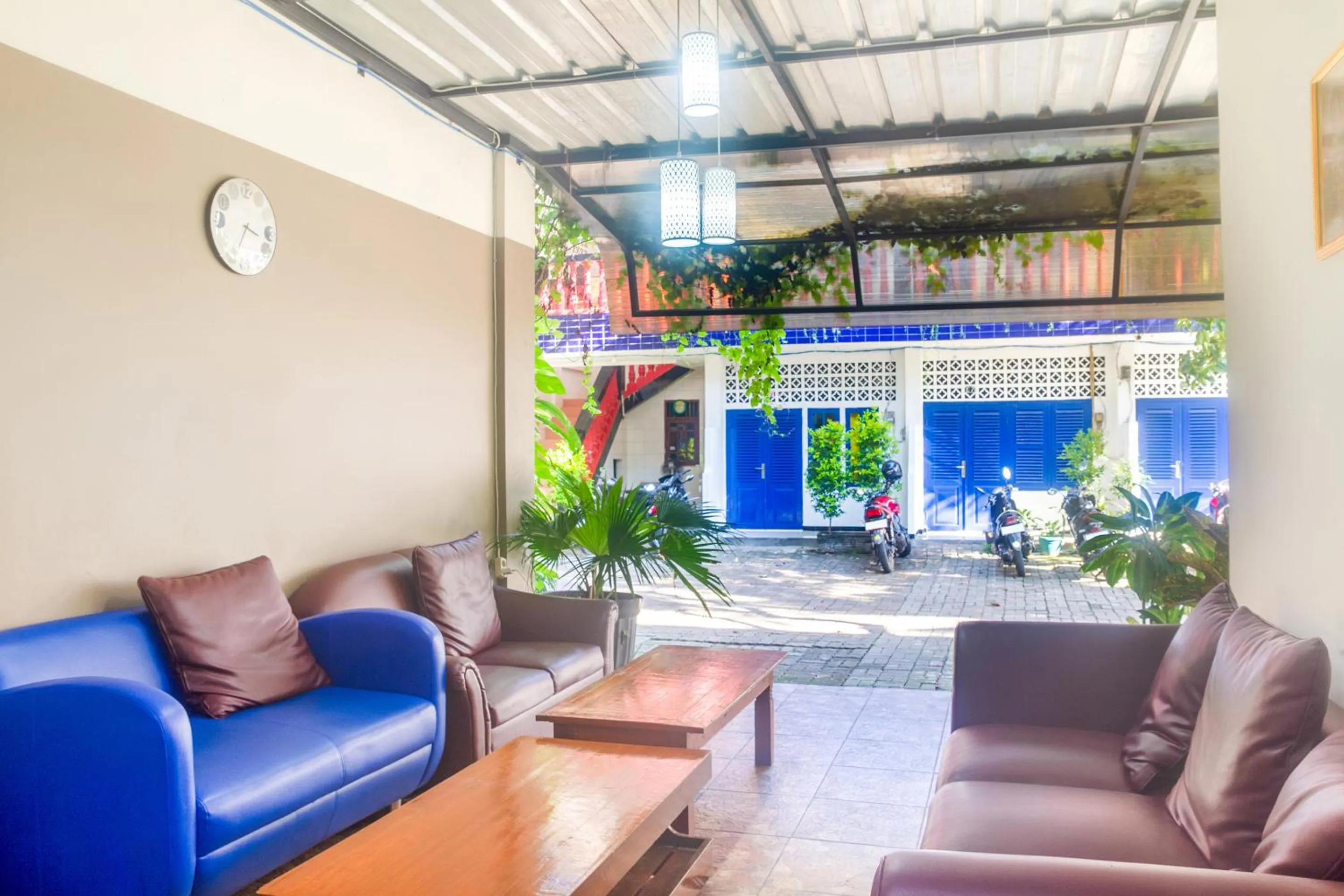 Lobby or reception in Urbanview Hotel Minongga Pondok Labu by RedDoorz