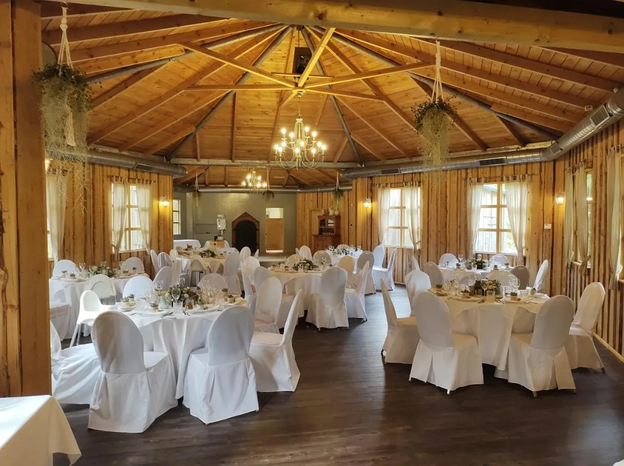 wedding in BERG & SPA HOTEL GABELBACH