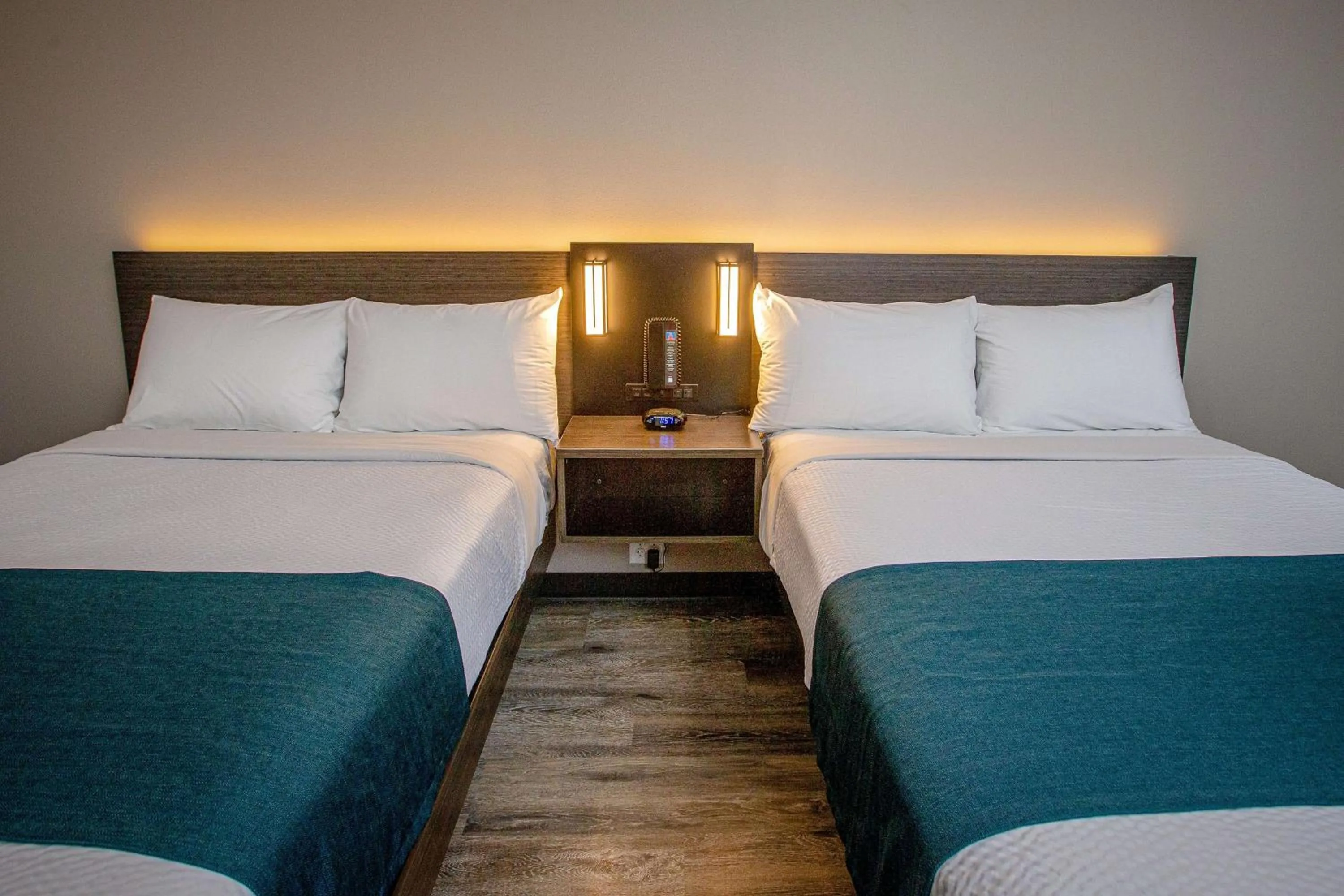 Photo of the whole room, Bed in Motel 6 North Platte, NE - East