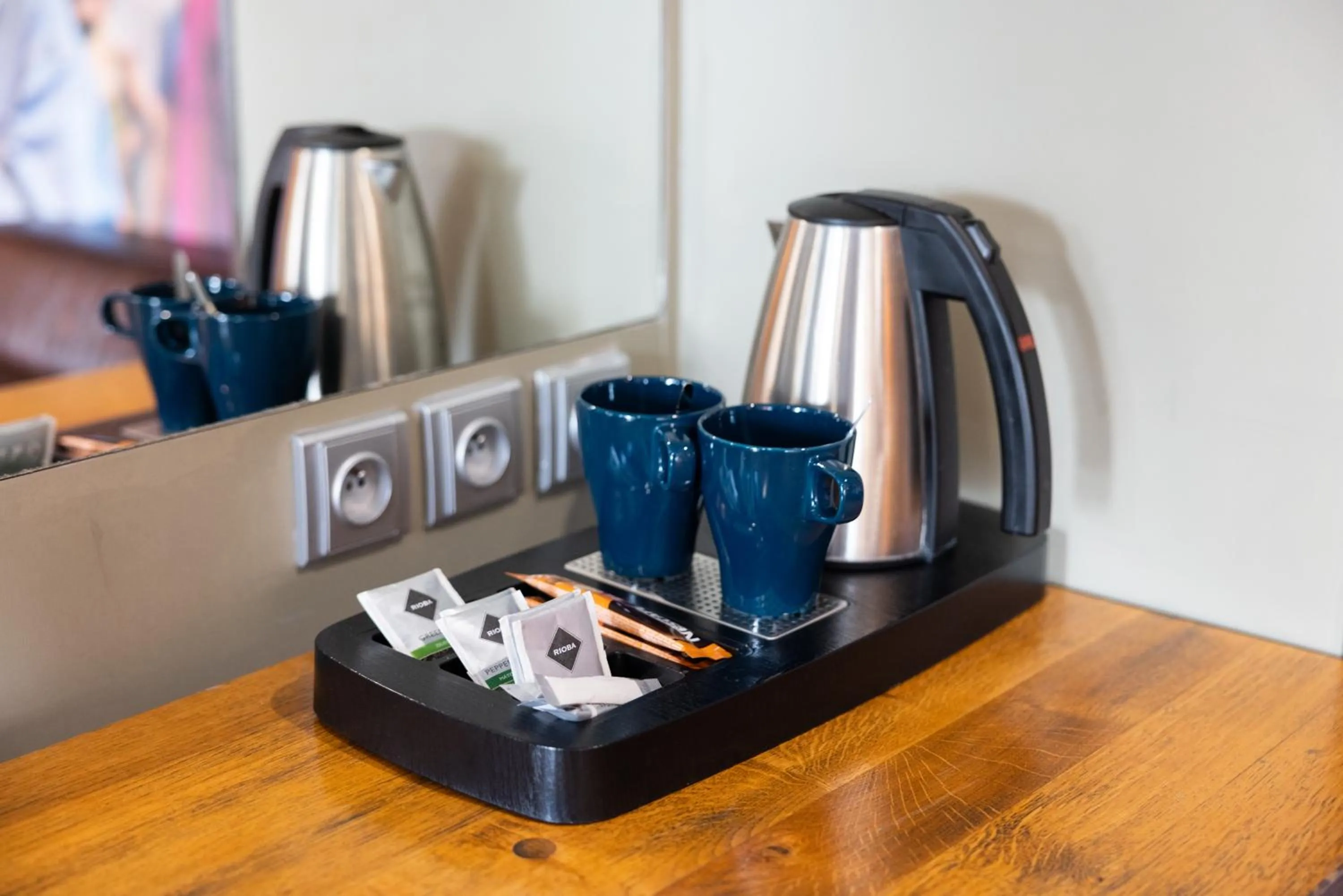 Coffee/tea facilities in Botel Marina