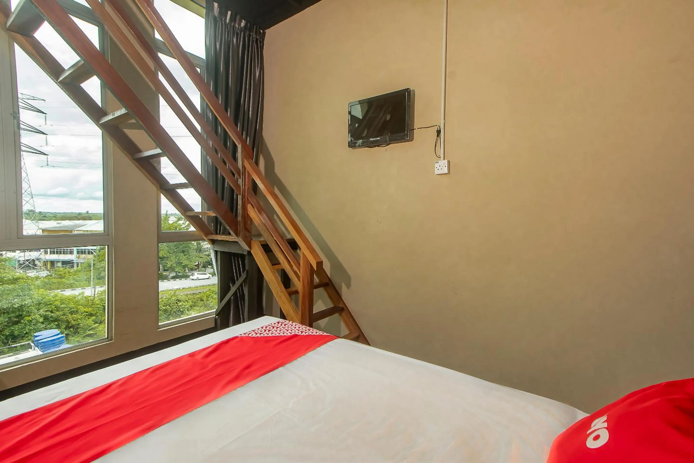 Bedroom, Bed in Hotel O Hi Inn 3