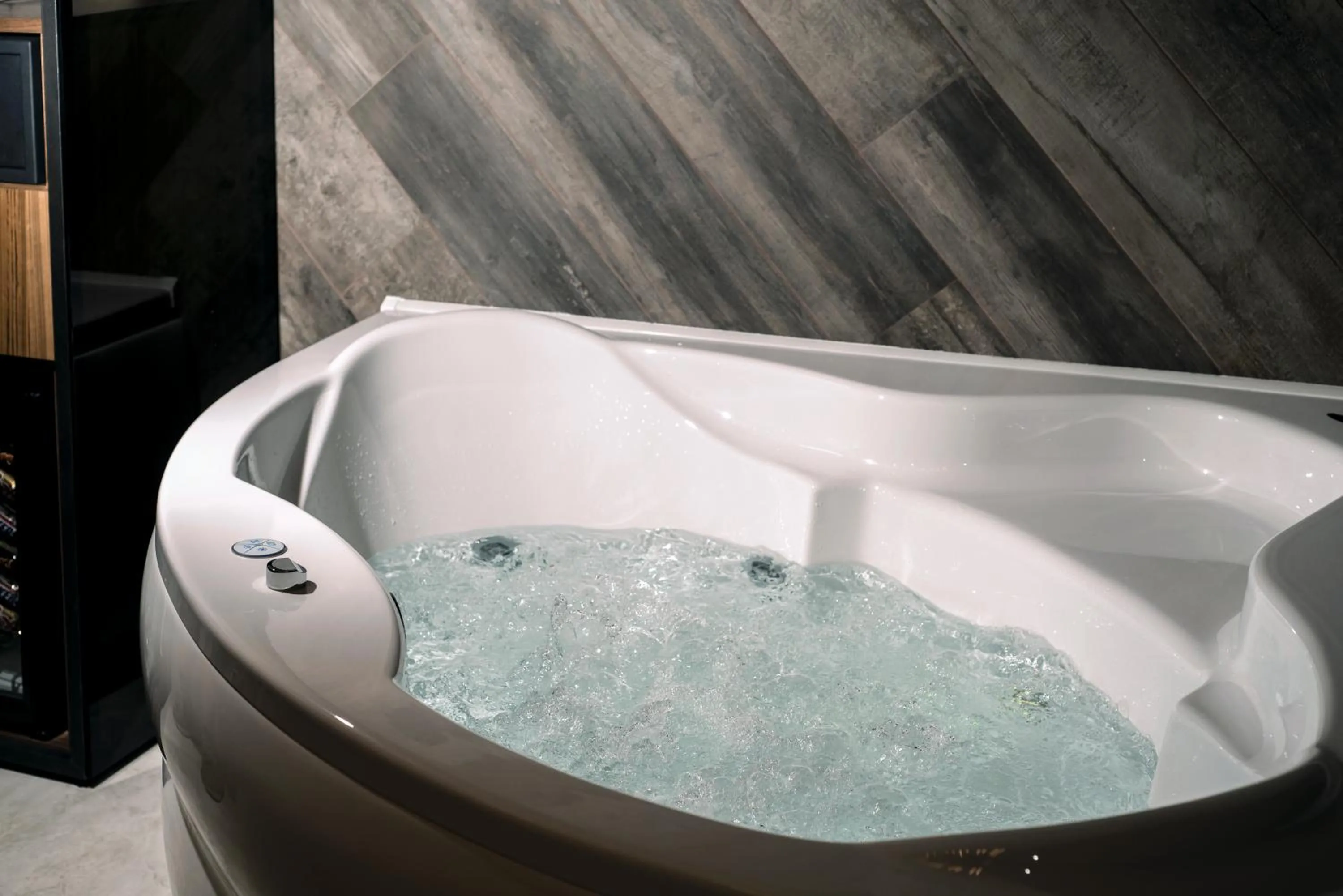 Hot Tub in The Location Hotel