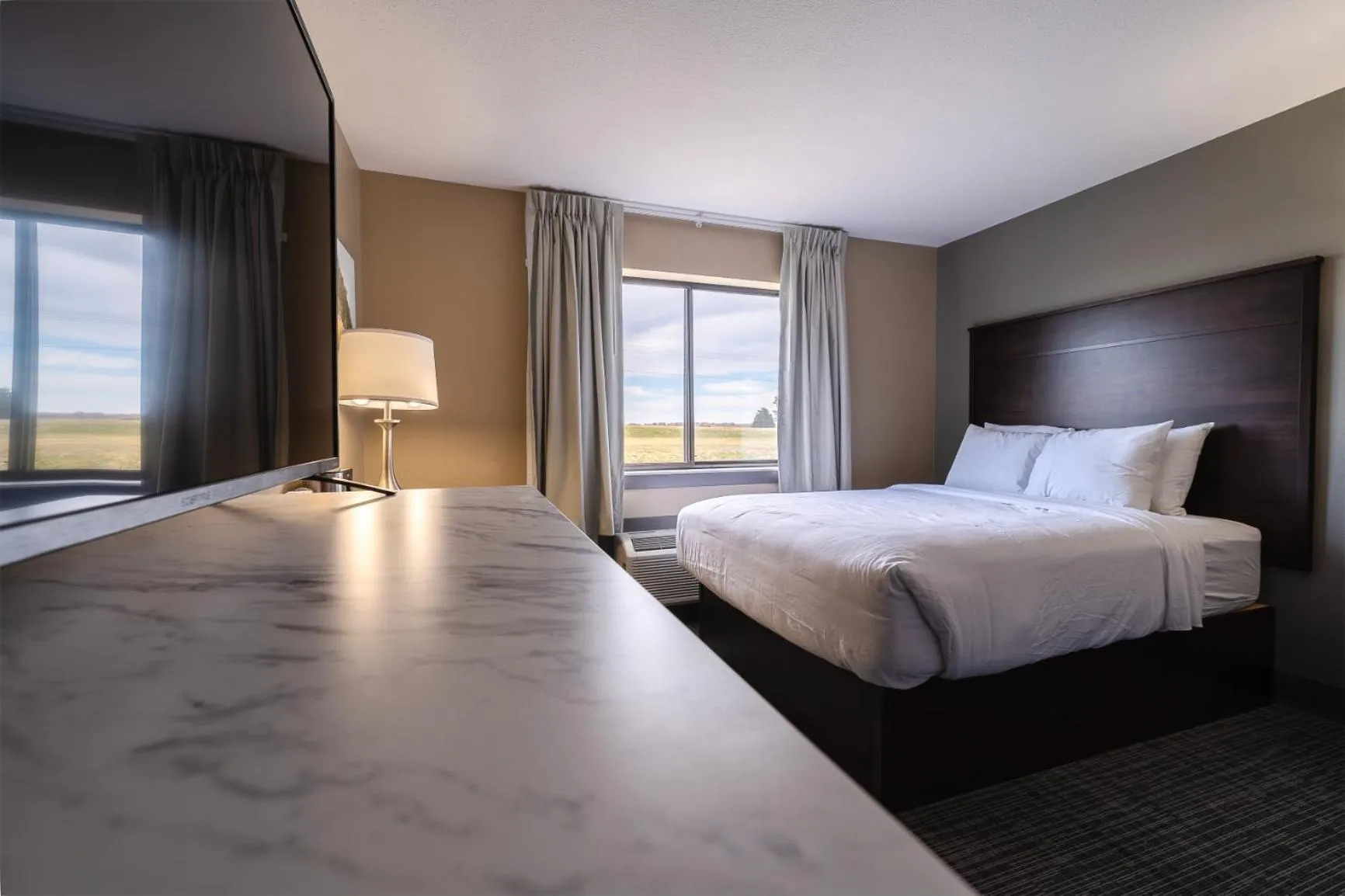 Bed in Cobblestone Inn & Suites - Trenton