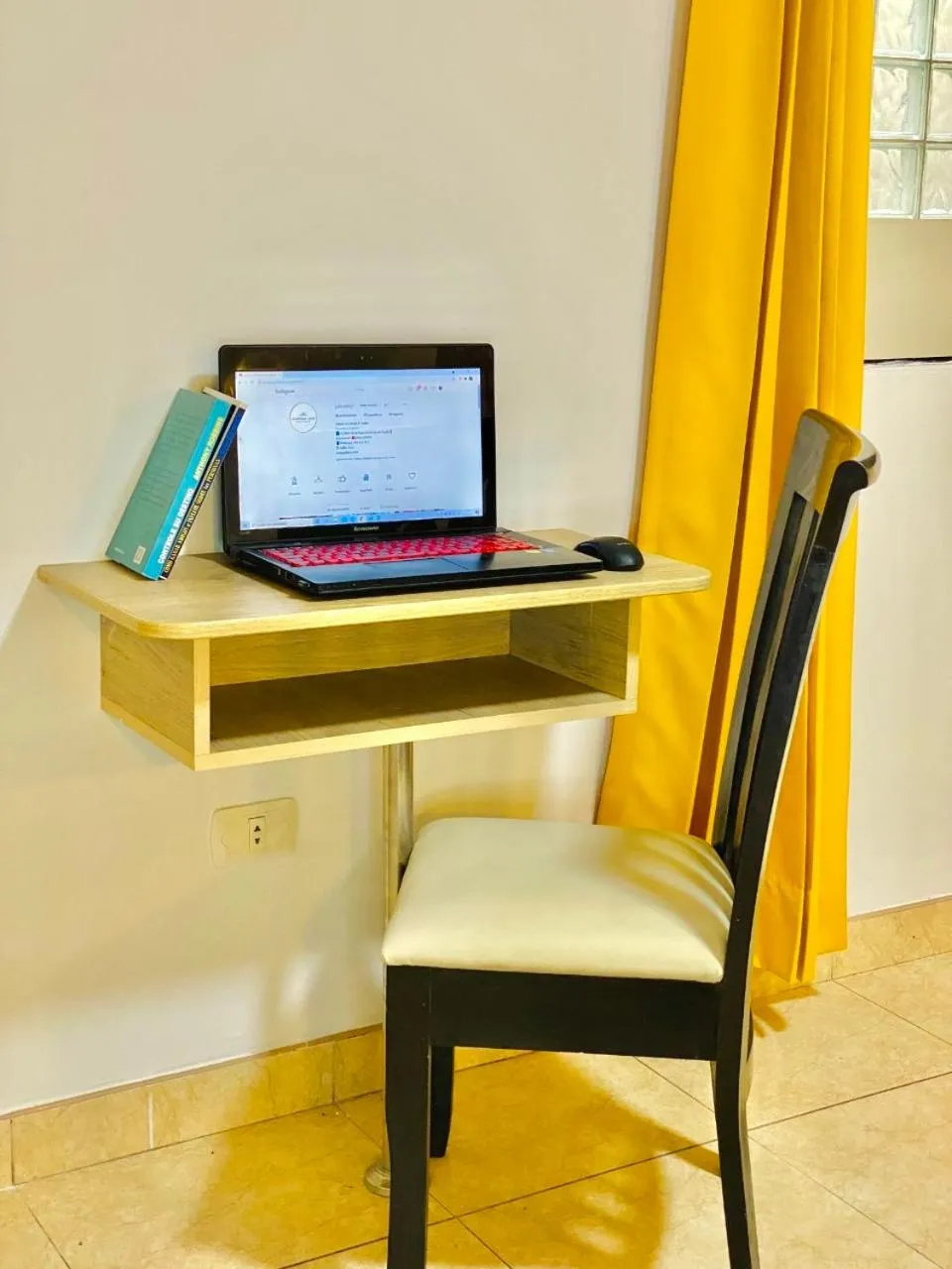 hair dresser in Jultom Inn Hotel & Suites