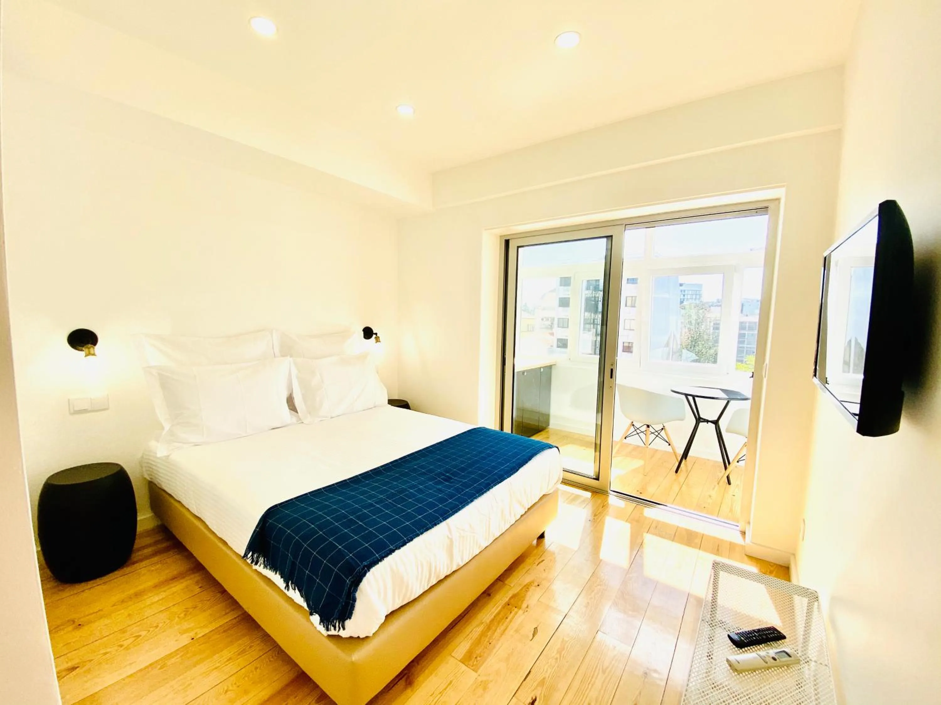 Bedroom, Bed in The Postcard Avenue