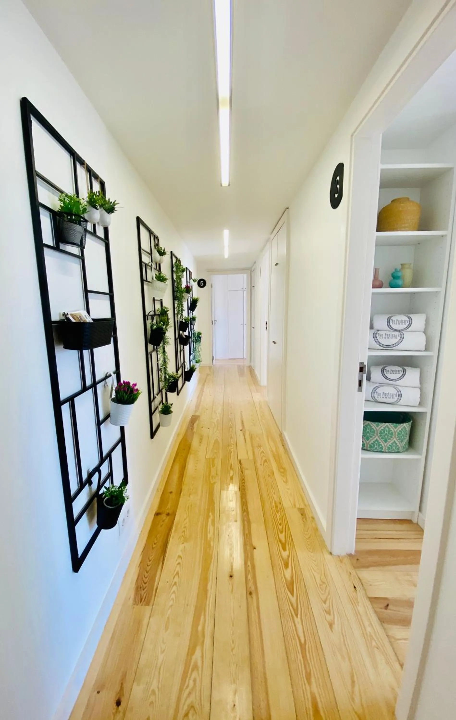 Decorative detail in The Postcard Avenue