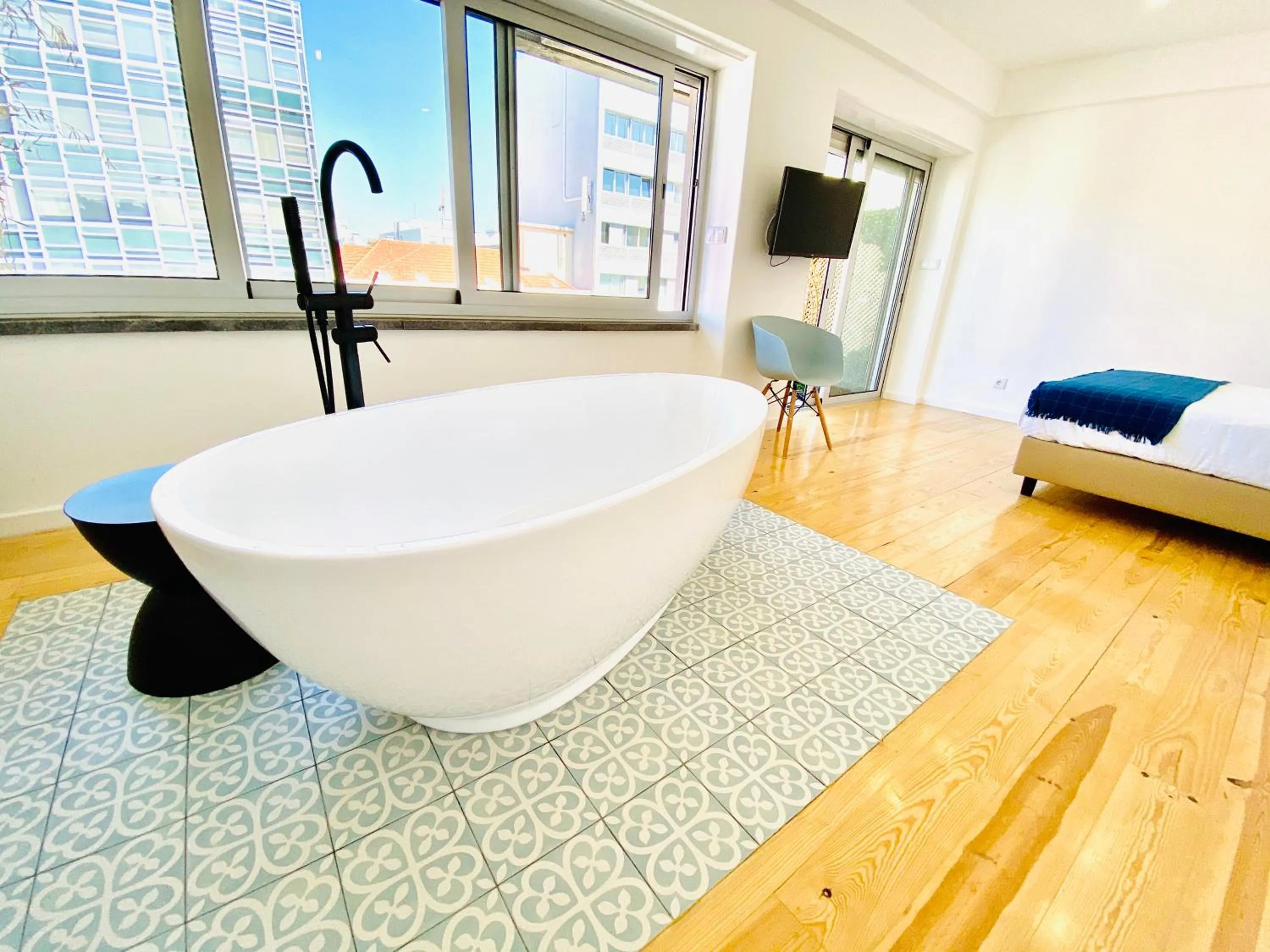 Bedroom, Bed in The Postcard Avenue