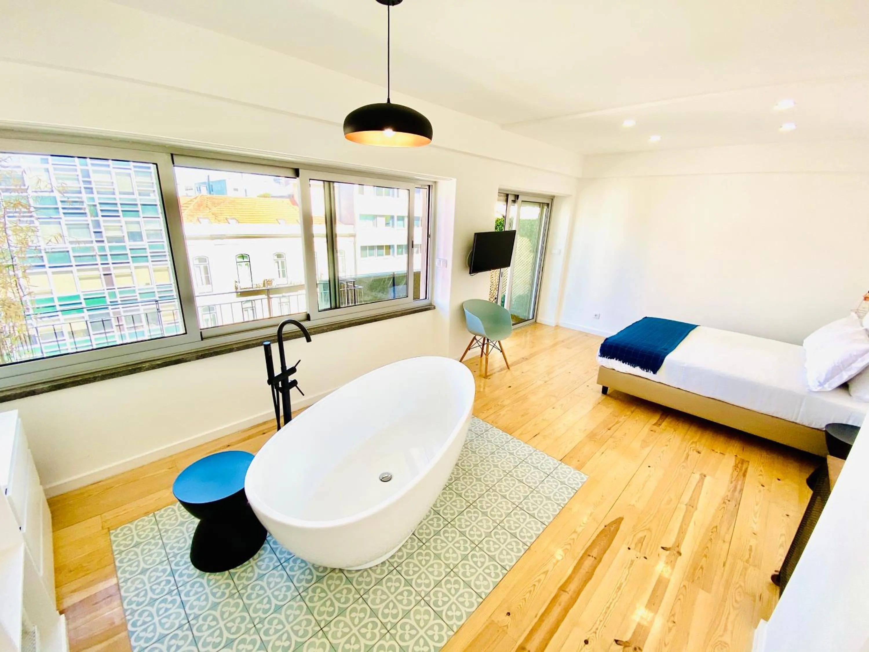 Bedroom, Bed in The Postcard Avenue