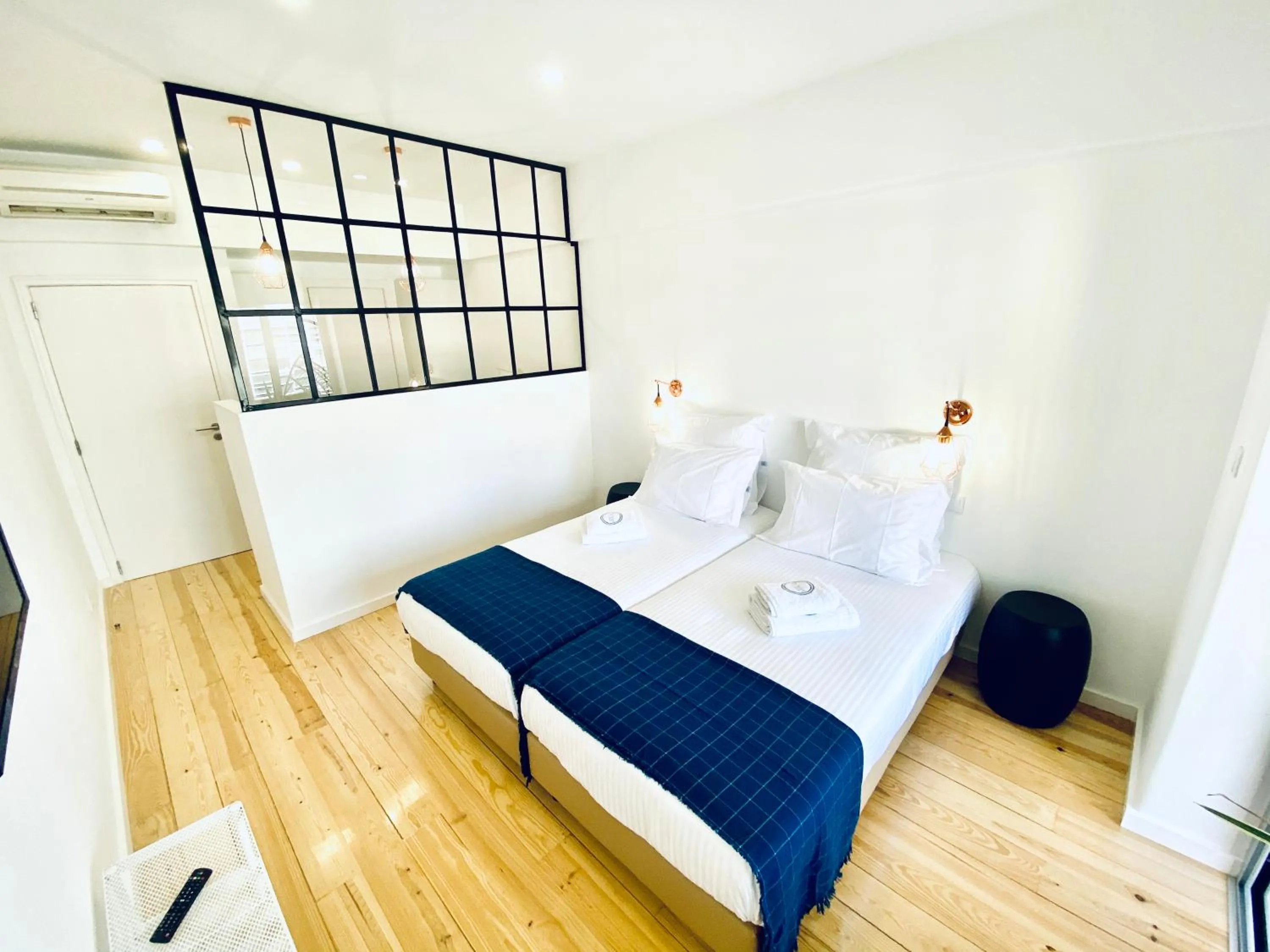 Bedroom, Bed in The Postcard Avenue