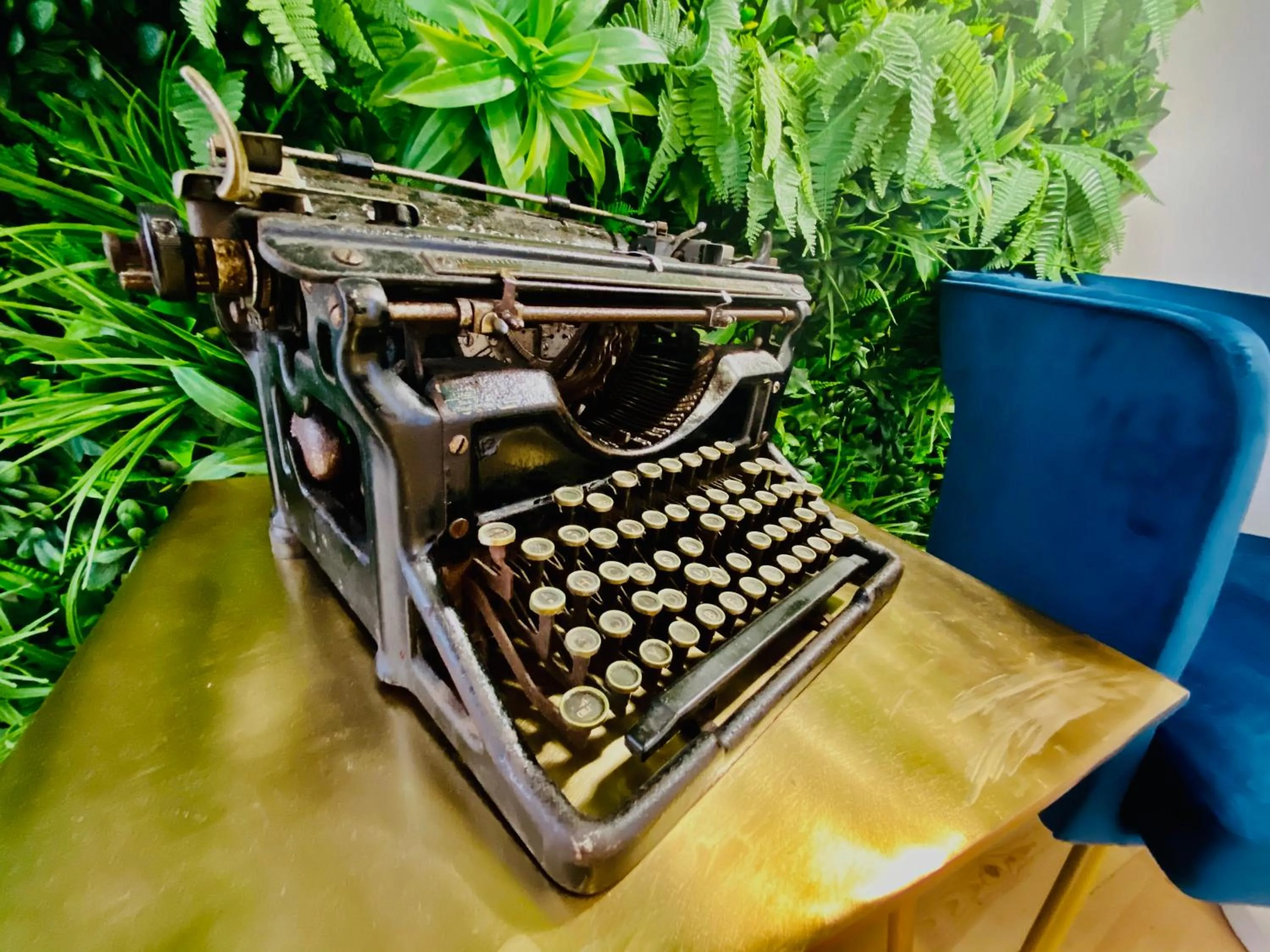 Decorative detail in The Postcard Avenue