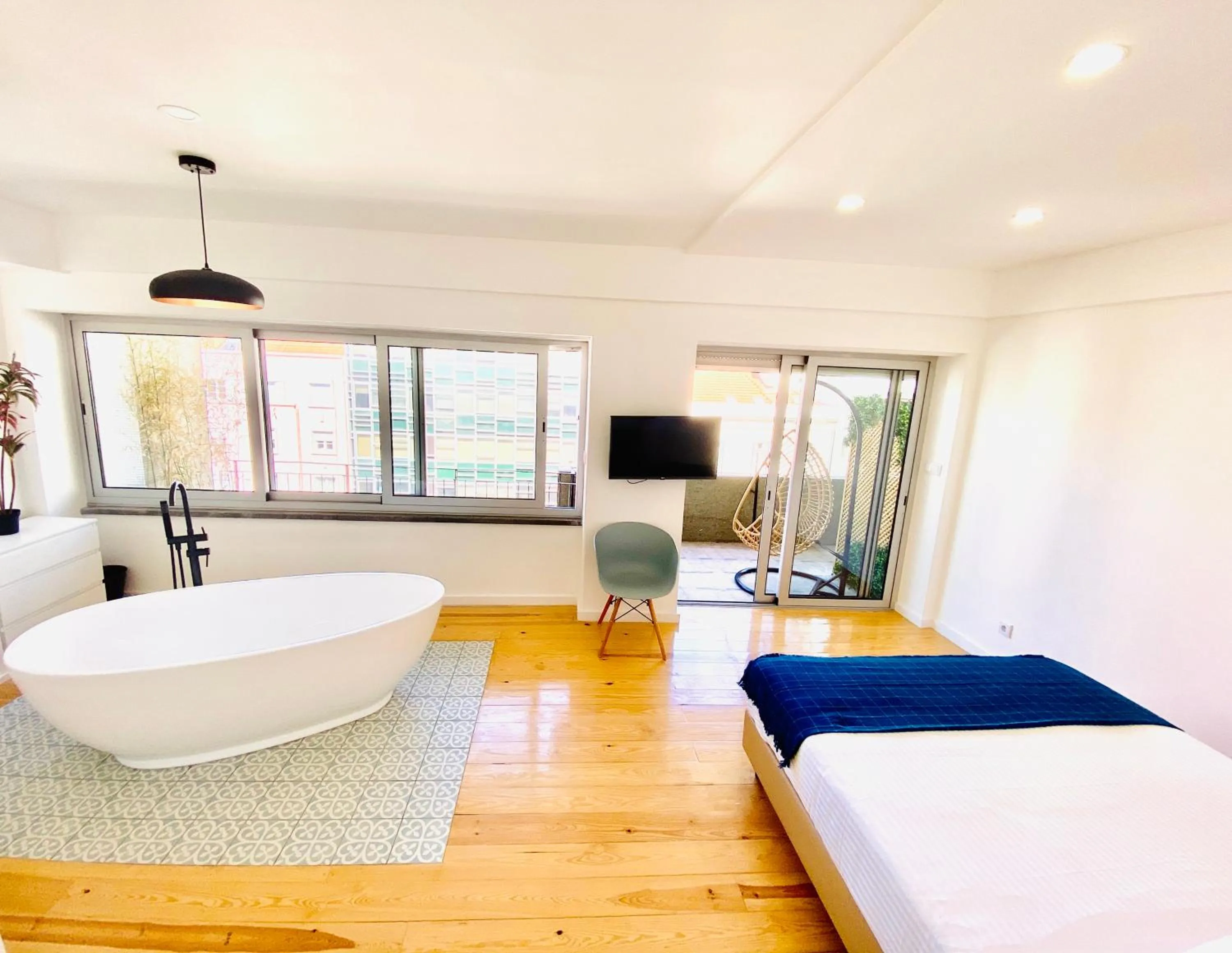 Bedroom, Bed in The Postcard Avenue