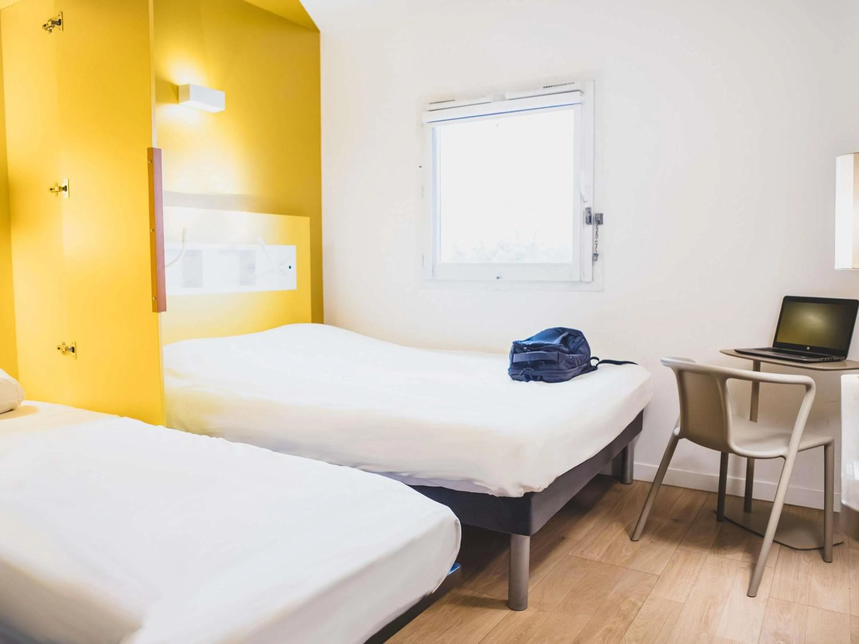 Bedroom, Bed in ibis budget Dijon Saint Apollinaire