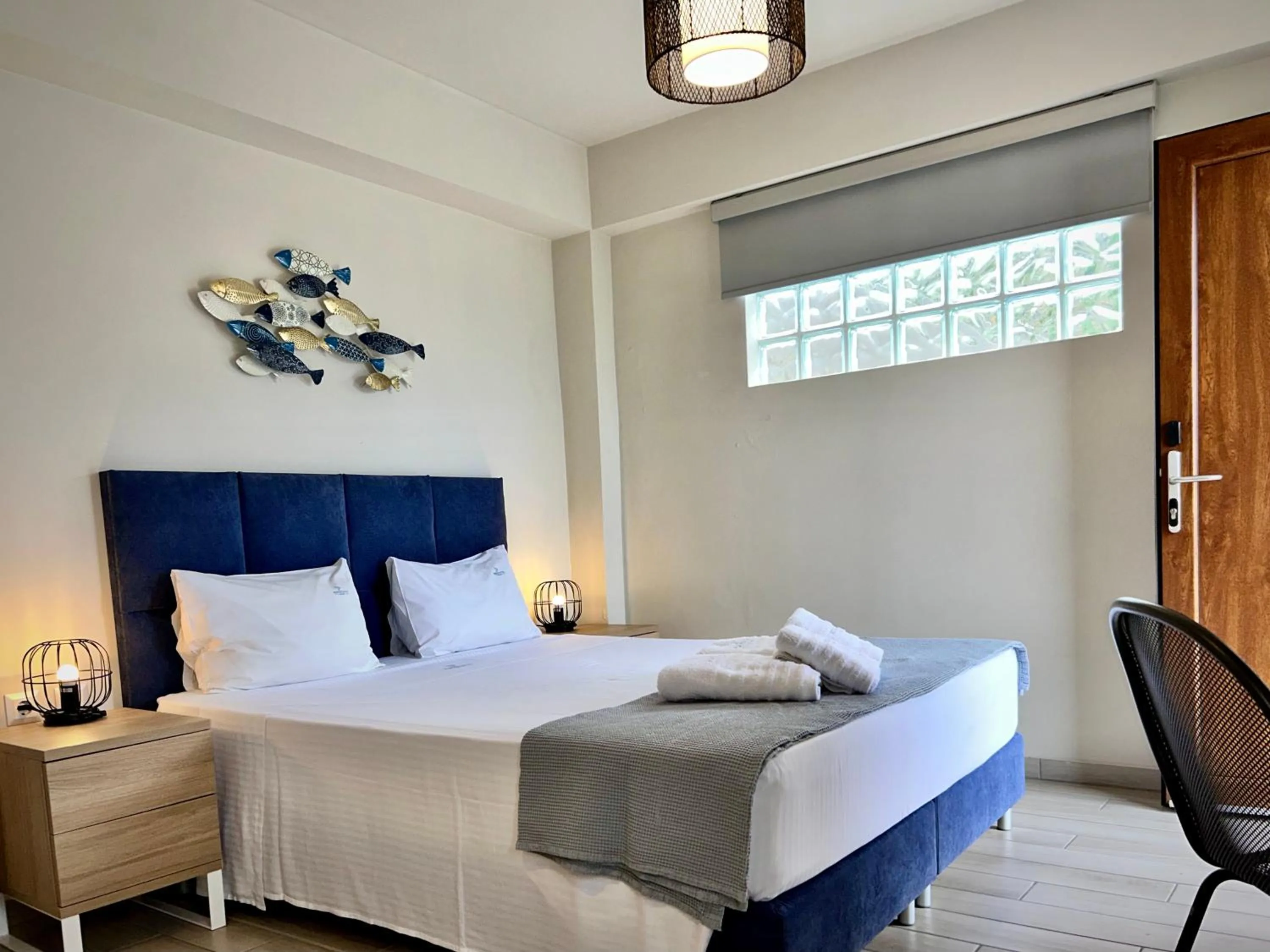 Photo of the whole room in PORTO PORTES suites